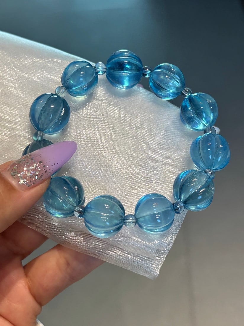 An Exquisite Aquamarine Bracelet: An Exquisite Aquamarine Bracelet,Size:15mm,Weight:50.2g 海蓝宝手串