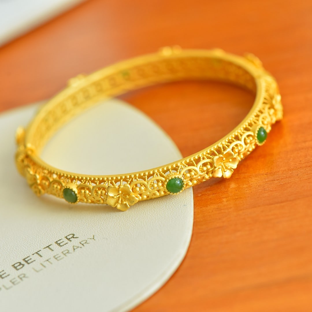 An Exquisite Sterling Silver-Gold Plated Inlaid Jasper Flower Pattern Bracelet: An Exquisite Sterling Silver-Gold Plated Inlaid Jasper Flower Pattern Bracelet,Size:4mmx4mm 纯银镀金镶碧玉花卉纹手镯