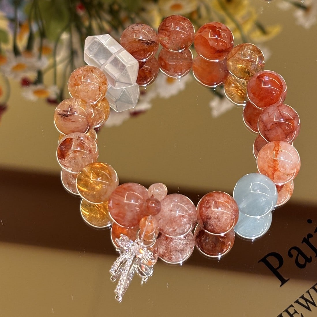 An Exquisite Crystal Bracelet: An Exquisite Crystal Bracelet,Size:12mm 水晶手串