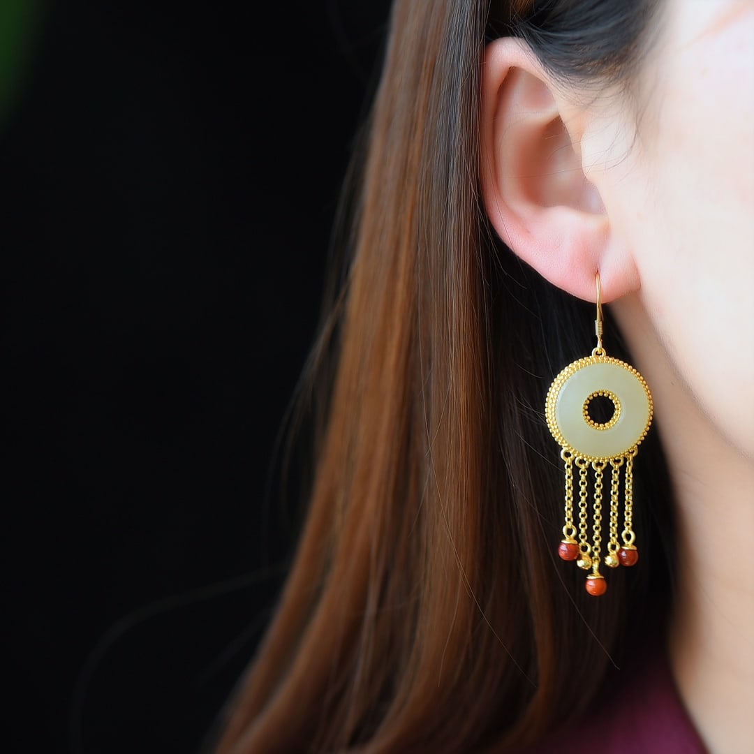 A Pair of Exquisite Sterling Silver-Gold Plated Inlaid White Jade Earrings: A Pair of Exquisite Sterling Silver-Gold Plated Inlaid White Jade Earrings,Size:18mmx18mm 一对纯银镀金镶白玉耳环