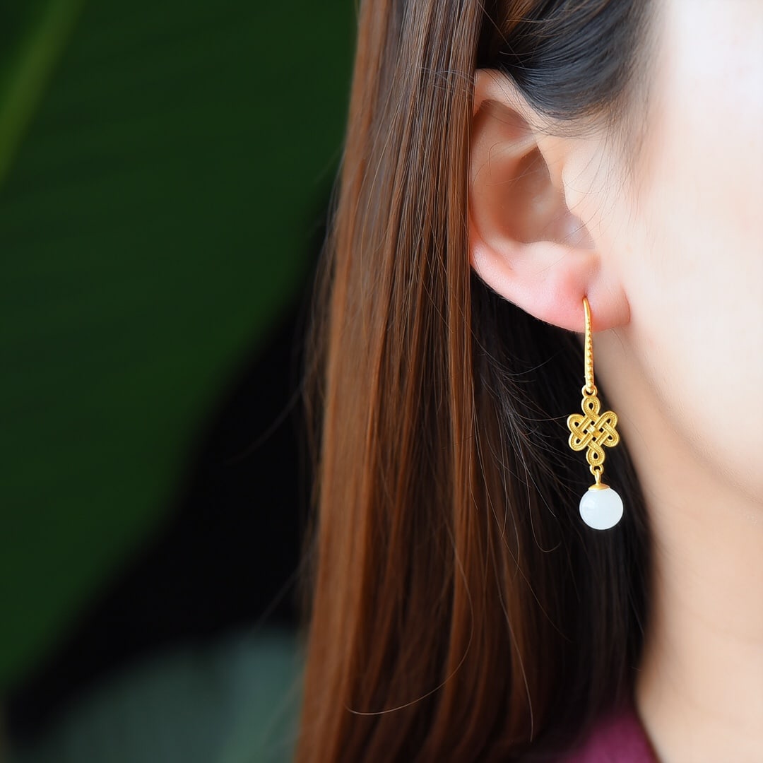 A Pair of Exquisite Sterling Silver-Gold Plated Inlaid White Jade Earrings: A Pair of Exquisite Sterling Silver-Gold Plated Inlaid White Jade Earrings,Size:8mmx8mm 一对纯银镀金镶白玉耳环