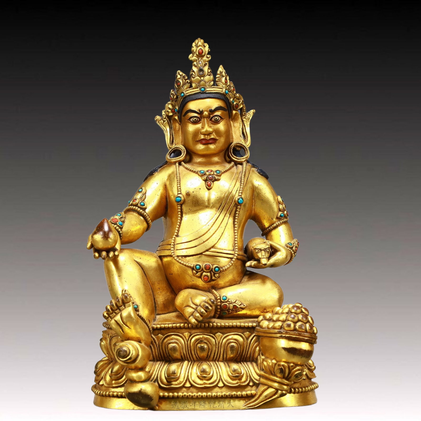 A Solemn Gilt Bronze Statue of Mammon,Inlaid Turquoise: A Solemn Gilt Bronze Statue of Mammon,Inlaid Turquoise,Ming Dynasty, China,Size:6.5inx4.5inx10.8in,Weight:3400g 铜鎏金财神像,嵌绿松石,ߑ