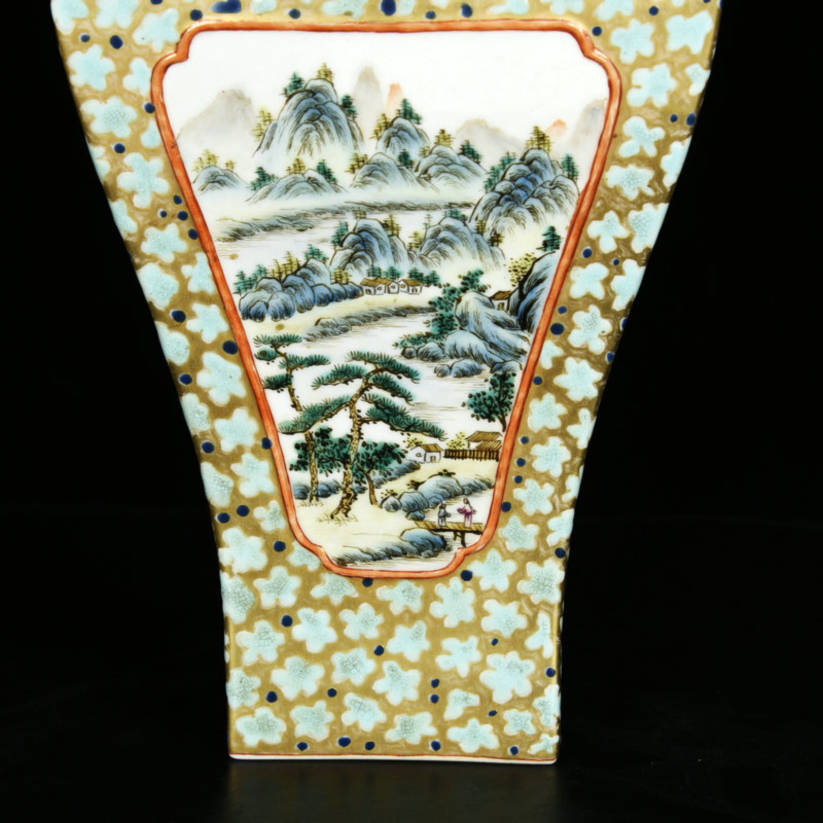 An Exquisite Enamel Landscape Pattern Vase - 8