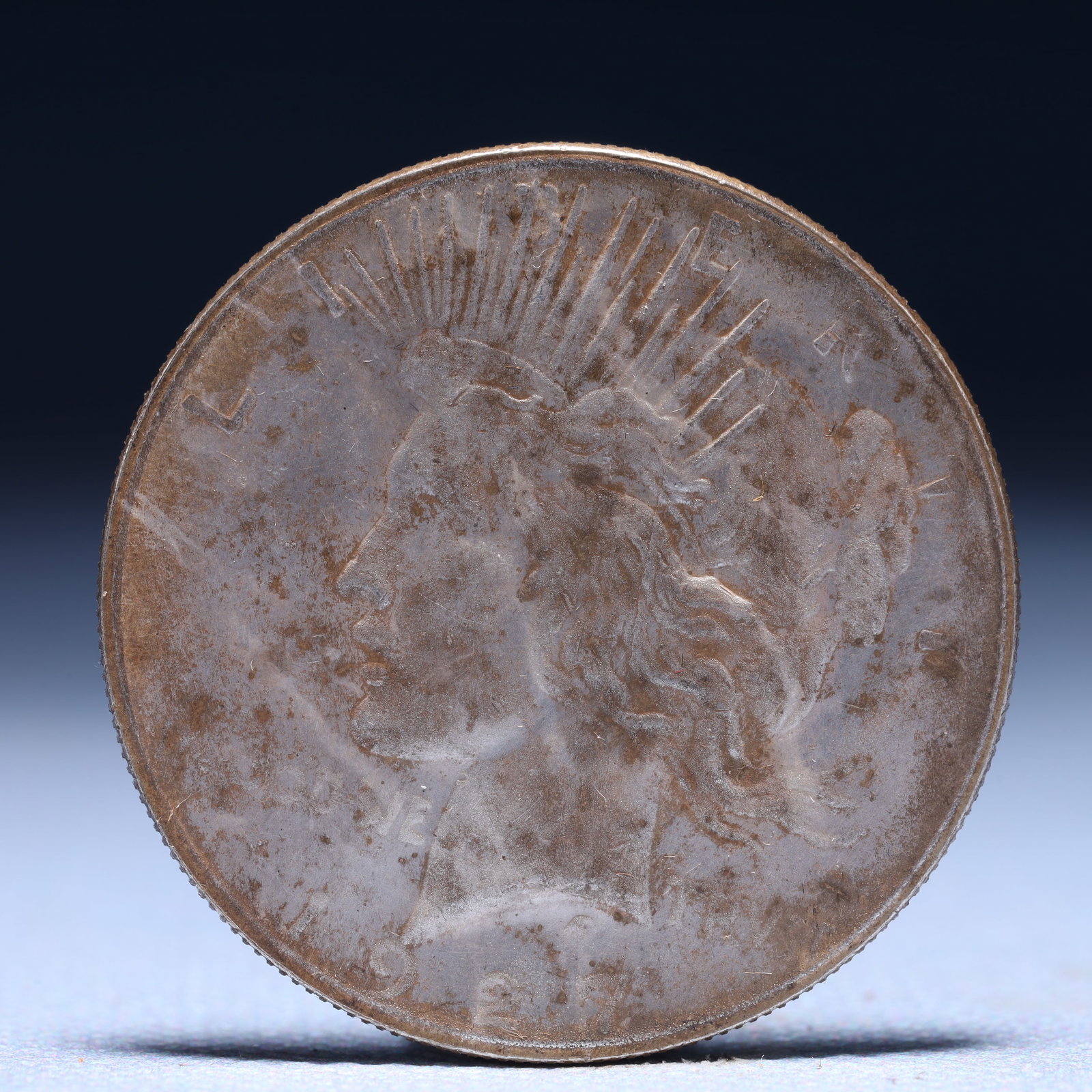 Liberty In God We Trust 1927 Sterling Silver One Dollar Coin (1 of 2)