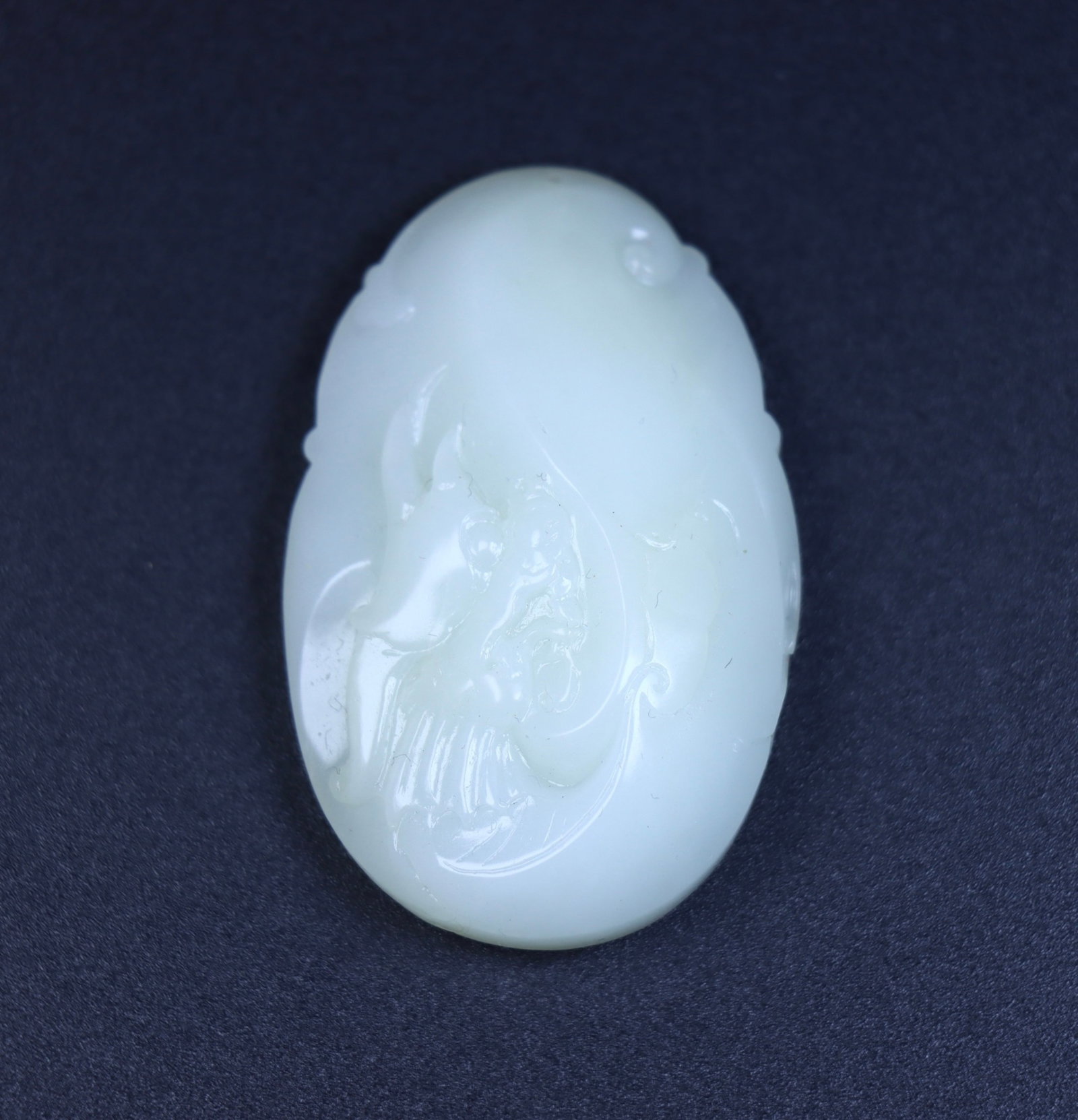 An Exquisite White Jade Dragon Pattern Pendant - 2