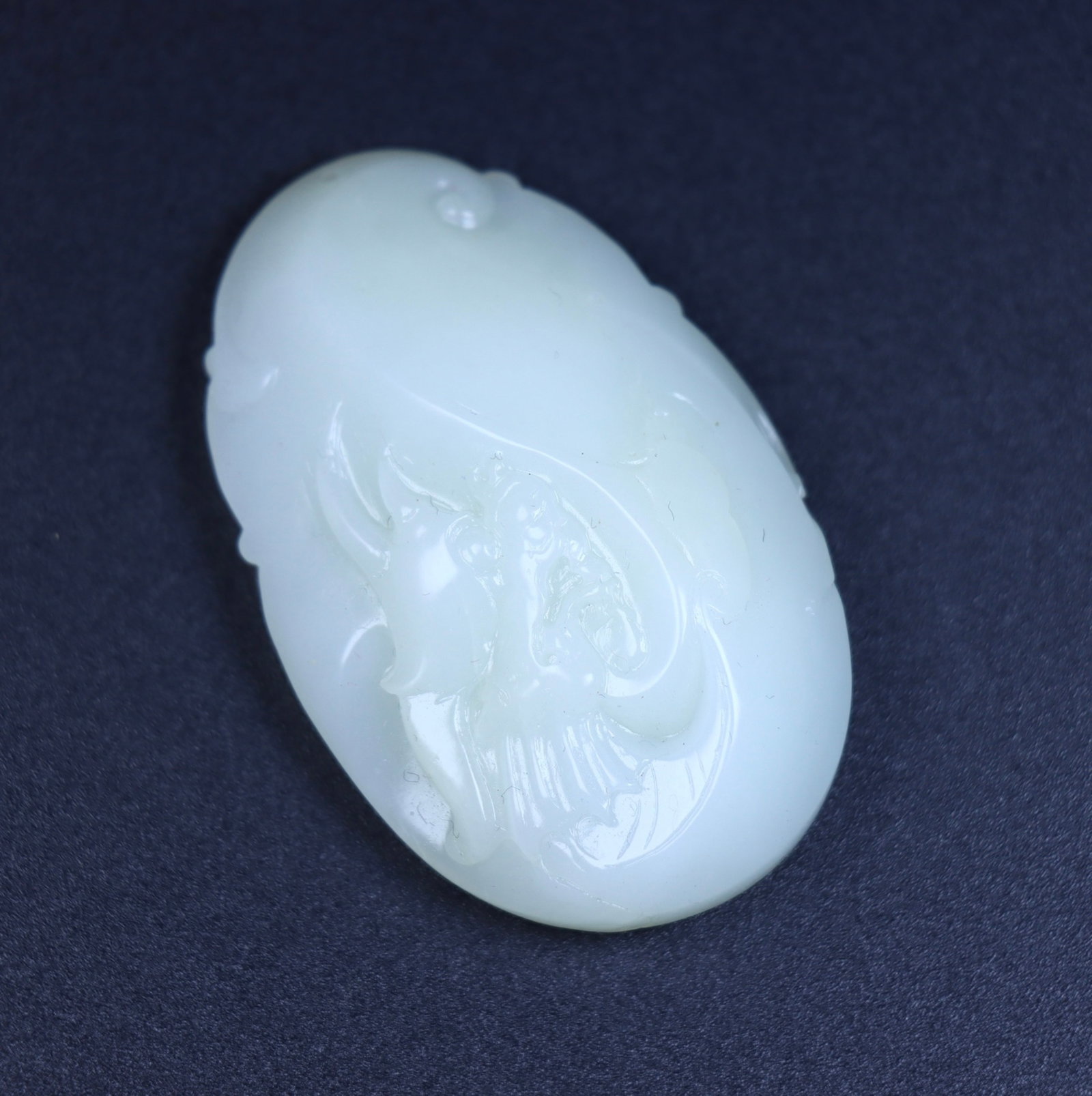 An Exquisite White Jade Dragon Pattern Pendant - 3