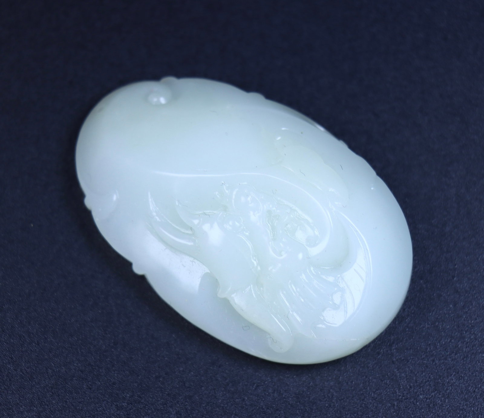 An Exquisite White Jade Dragon Pattern Pendant - 7