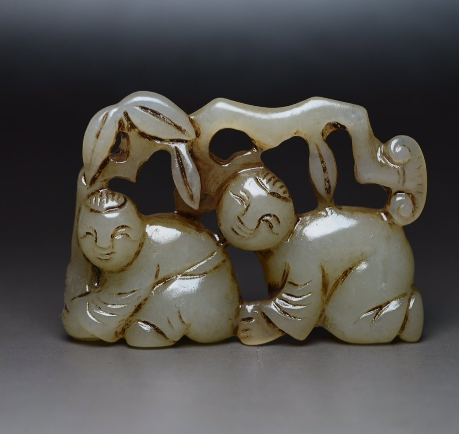 An Exquisite White Jade Figure Ornament: An Exquisite White Jade Figure Ornament,Qing Dynasty,China,Size:2.6inx1.8inx0.7in,Weight:55g 白玉人物摆件,中国清代