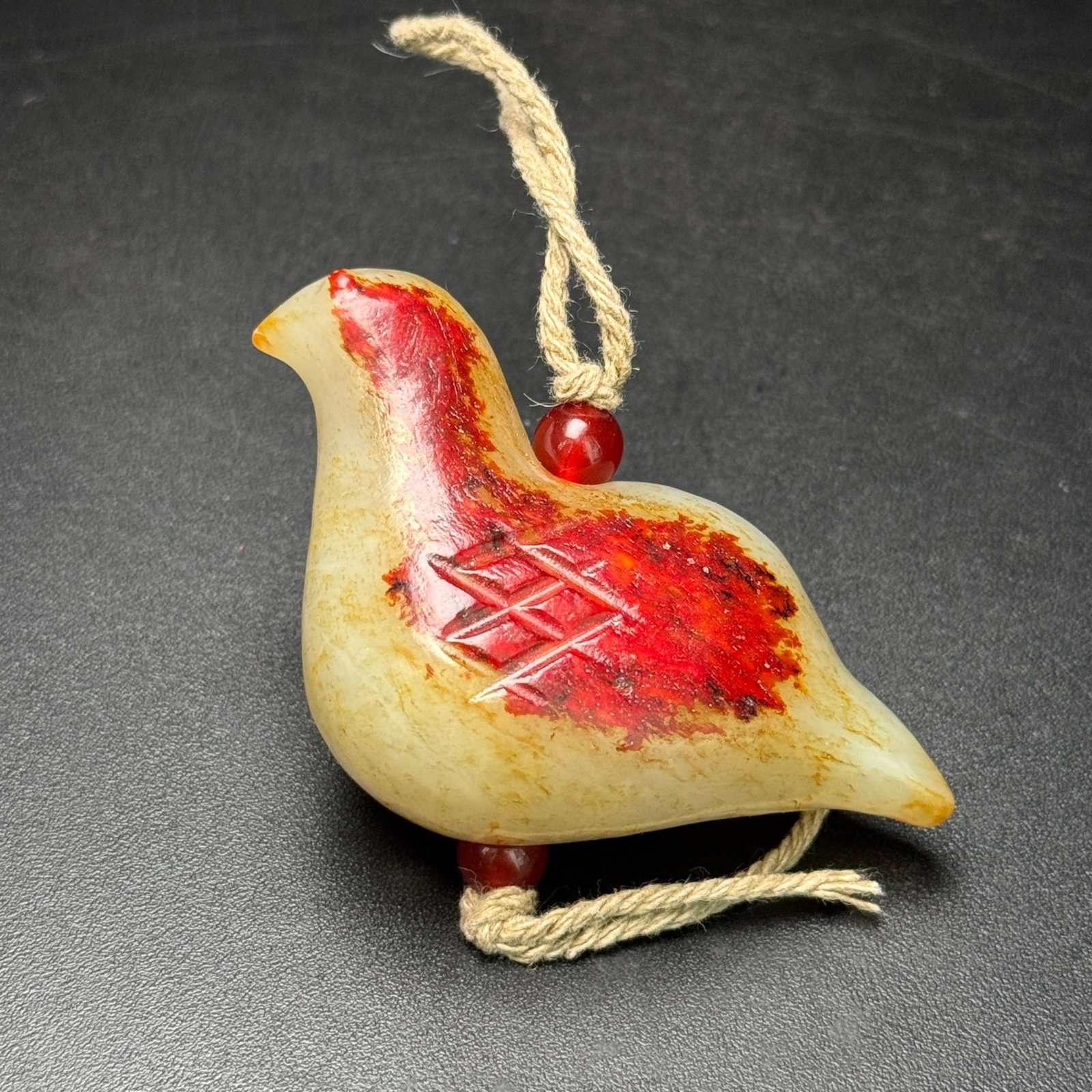 An Exquisite White Jade Bird Ornament: An Exquisite White Jade Bird Ornament,Qing Dynasty,China,Size:54mmx48mmx30mm,Weight:82g 白玉鸟摆件,中国清代
