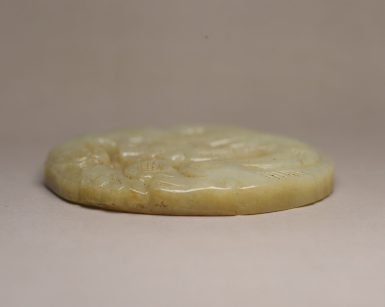 An Exquisite White Jade Dragon Pattern Pendant - 3