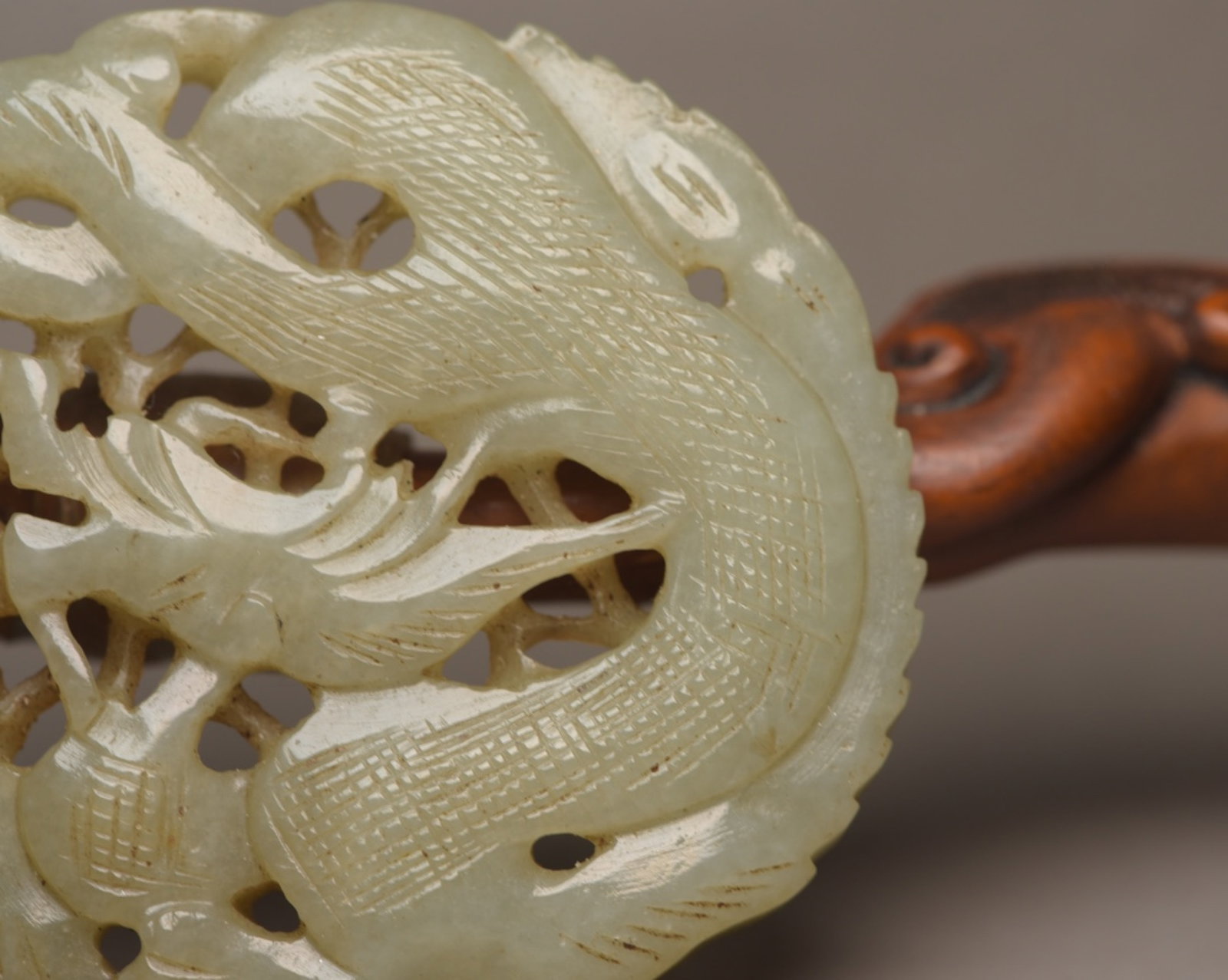 An Exquisite White Jade Dragon Pattern Pendant - 5