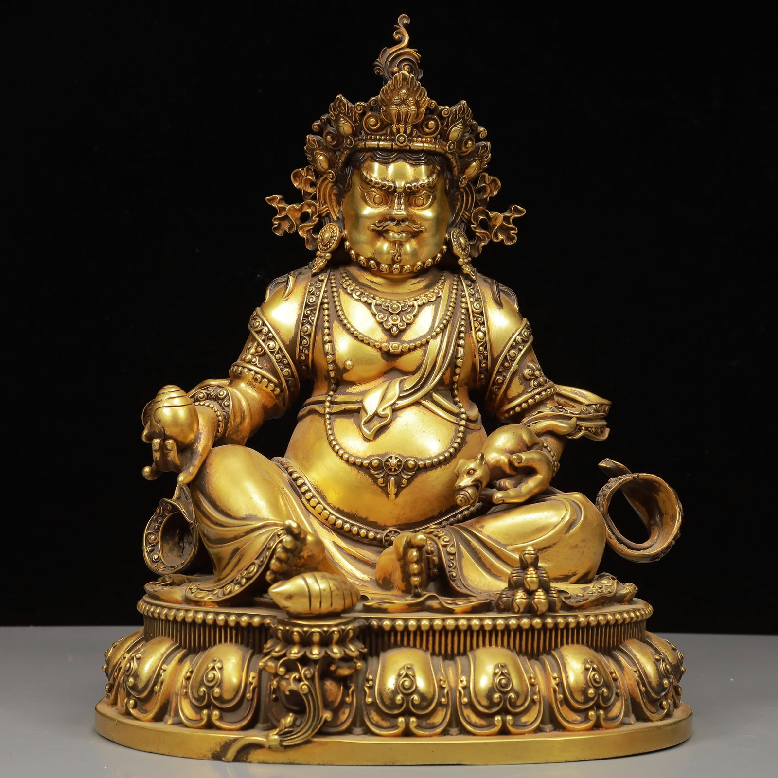A Solemn Gilt Bronze Statue of Mammon: A Solemn Gilt Bronze Statue of Mammon,Ming Dynasty, China,Yongle Six-character Mark,Size:10.6inx8.7inx12.6in,Weight:6650g 铜鎏金财神像,中国明É