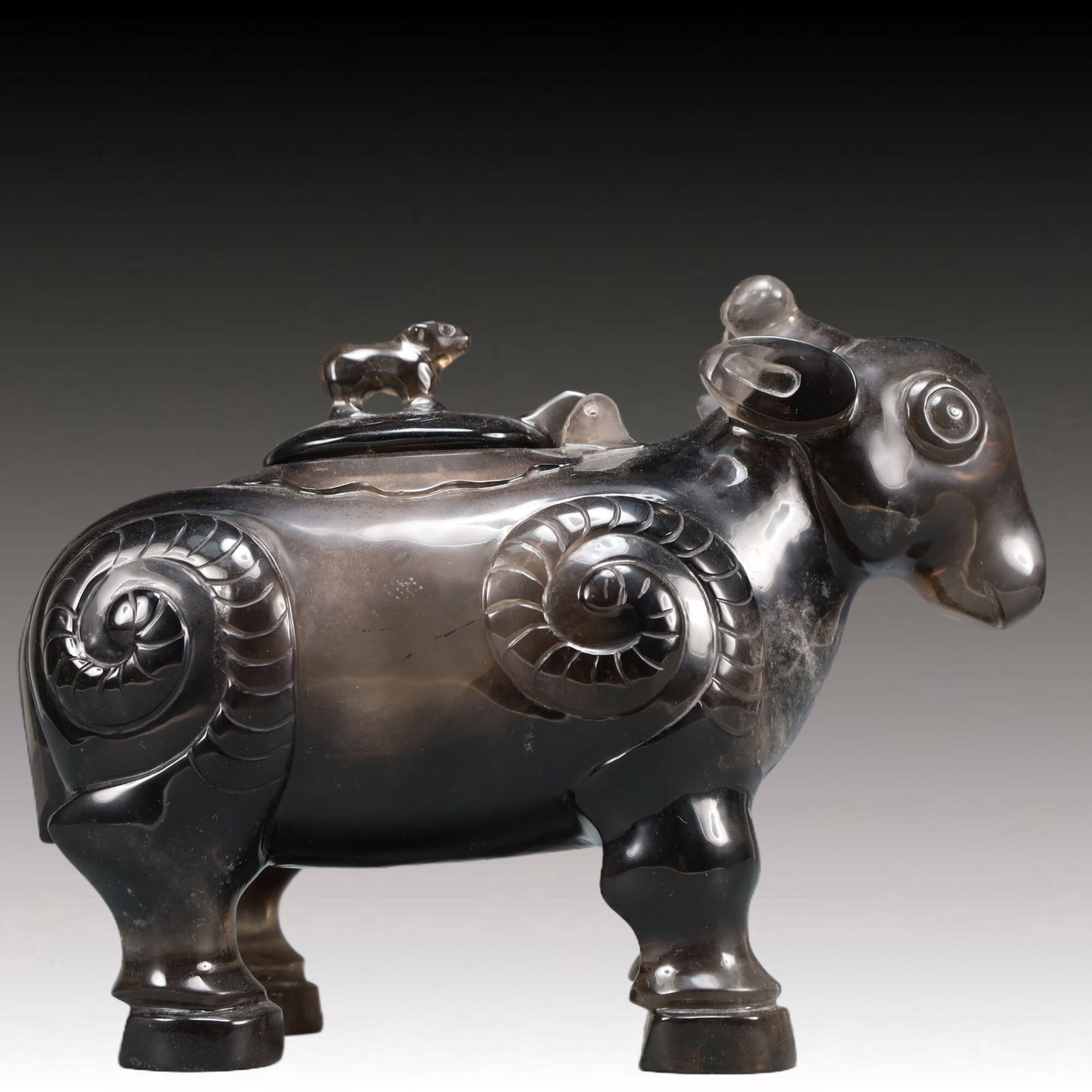 An Exquisite Crystal Horse-Shaped Censer: An Exquisite Crystal Horse-Shaped Censer,Qing Dynasty, China,Size:7.9inx3.5inx5.9in Weight:2250g 水晶马型香炉,中国清代