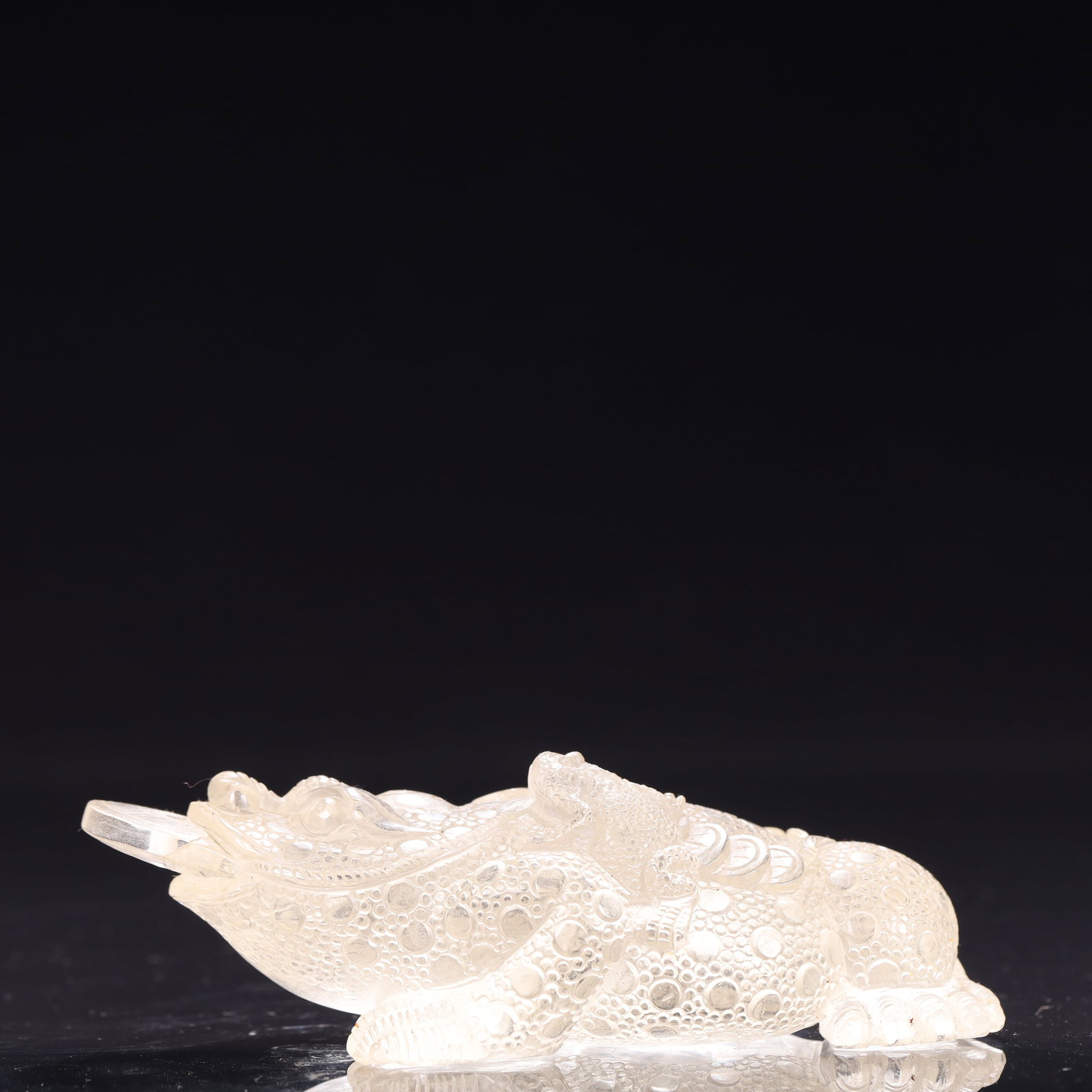 An Exquisite Crystal Golden Toad Ornament: An Exquisite Crystal Golden Toad Ornament,Qing Dynasty, China,Size:5.1inx2.4inx1.6in,Weight:300g 水晶金蟾摆件,中国清代
