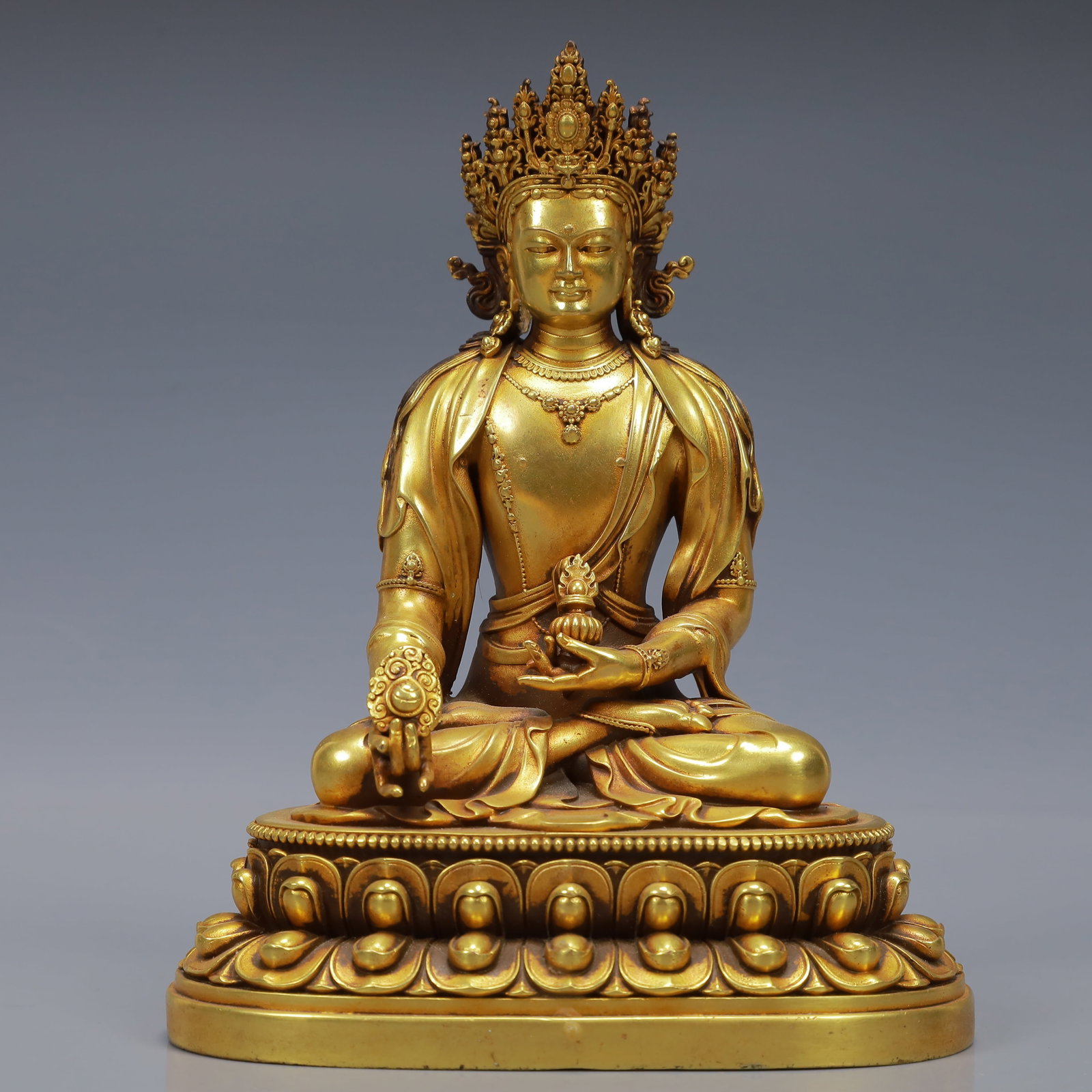 An Exquisite Gilt Bronze Statue of Vajra: An Exquisite Gilt Bronze Statue of Vajra,Ming Dynasty, China,Yongle Six-character Mark,Size:5.1inx3.3inx5.9in,Weight:1450g 铜鎏金金刚像,中国明