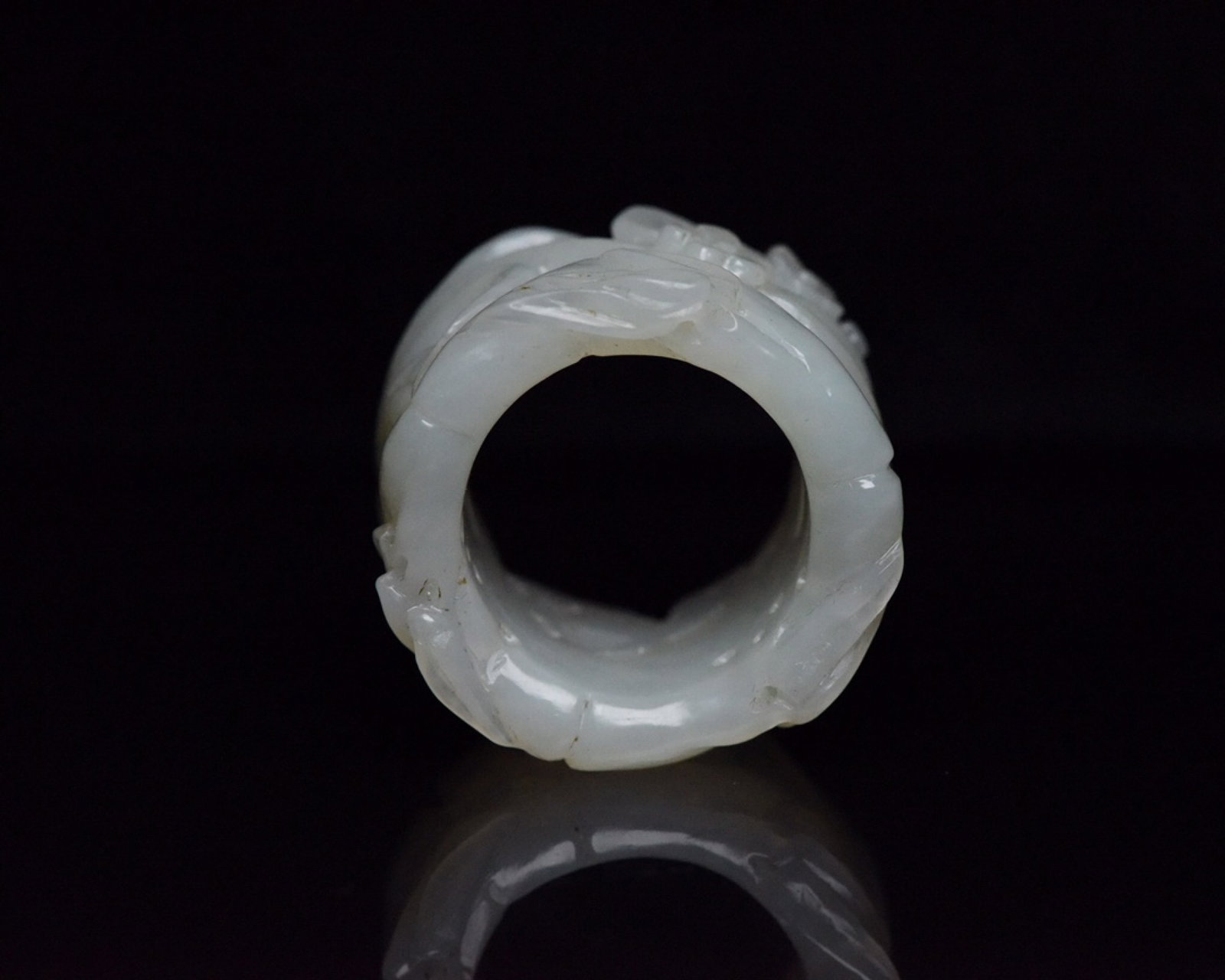An Exquisite White Jade Flower Pattern Thumb Ring - 6