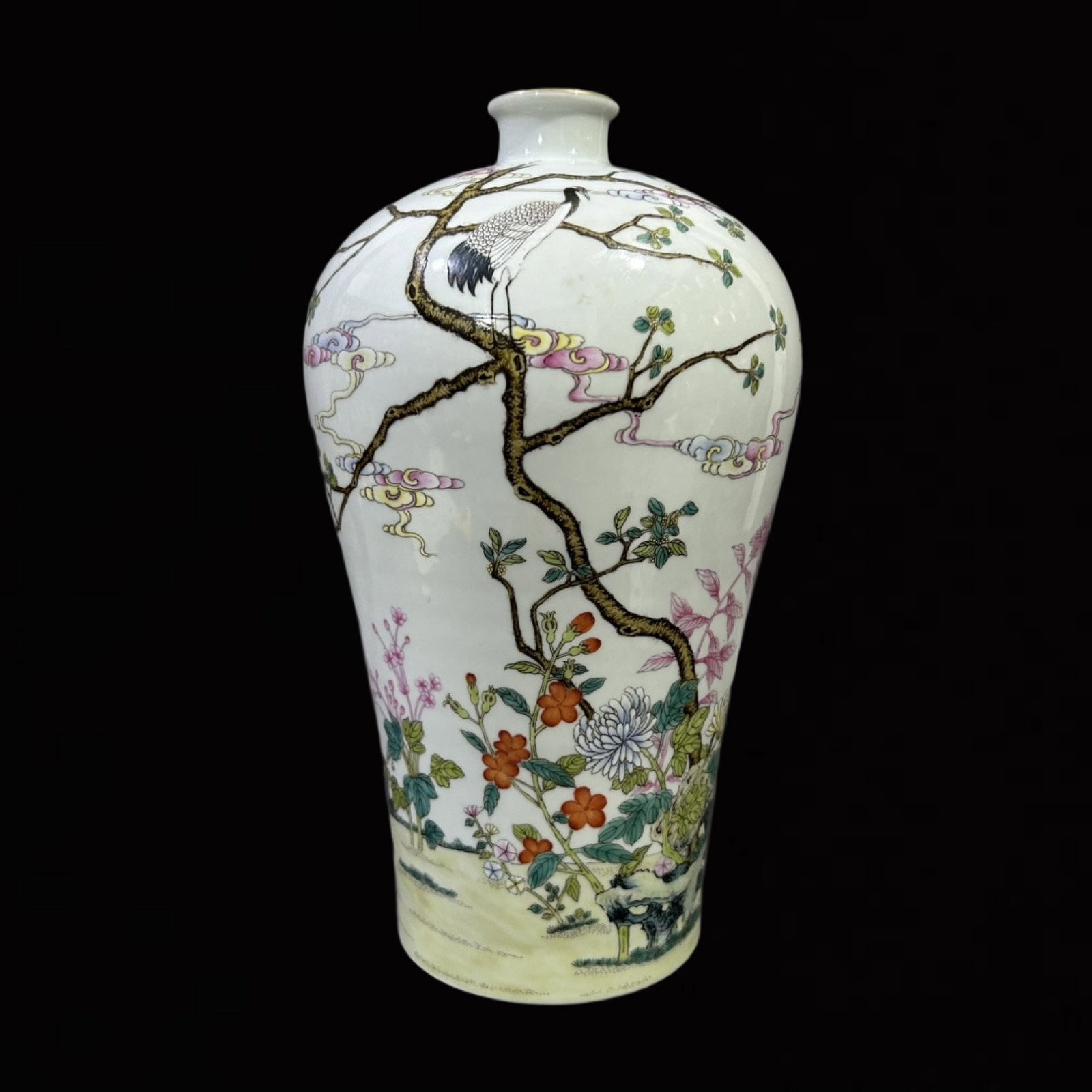 An Exquisite Famille-Rose Flower and Bird Pattern Vase: An Exquisite Famille-Rose Flower and Bird Pattern Vase,Qing Dynasty,China,Yongzheng Six-character Mark,Size:5.7inx12.4in 粉彩花鸟纹瓶,中国清ߣ