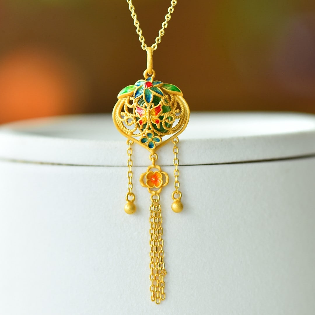 An Exquisite Sterling Silver-Gold Plated Inlaid White Jade Enamel Pendant: An Exquisite Sterling Silver-Gold Plated Inlaid White Jade Enamel Pendant 纯银镀金镶白玉珐琅吊坠