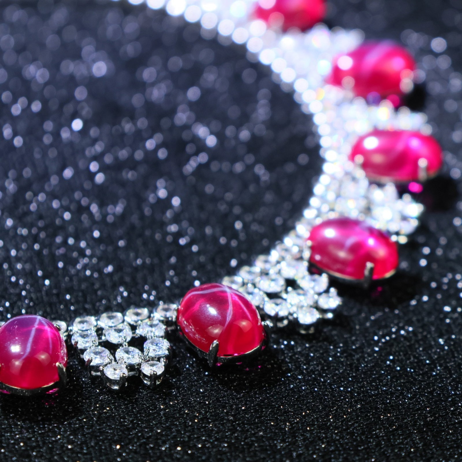 An Exquisite Necklace - 7