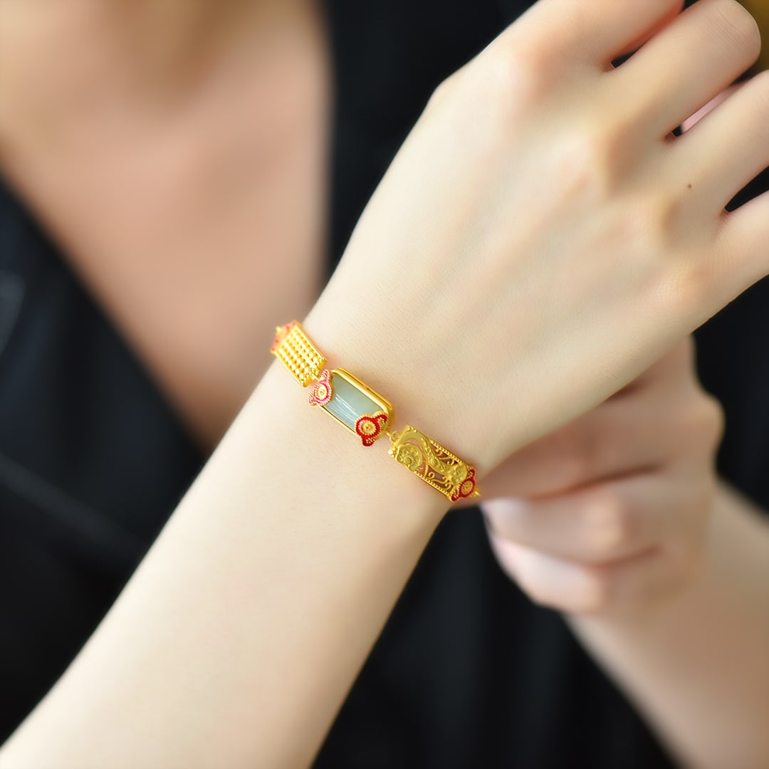 An Exquisite Sterling Silver-Gold Plated Inlaid White Jade Bracelets: An Exquisite Sterling Silver-Gold Plated Inlaid White Jade Bracelets,Size:8mmx16mm 纯银镀金镶白玉手链
