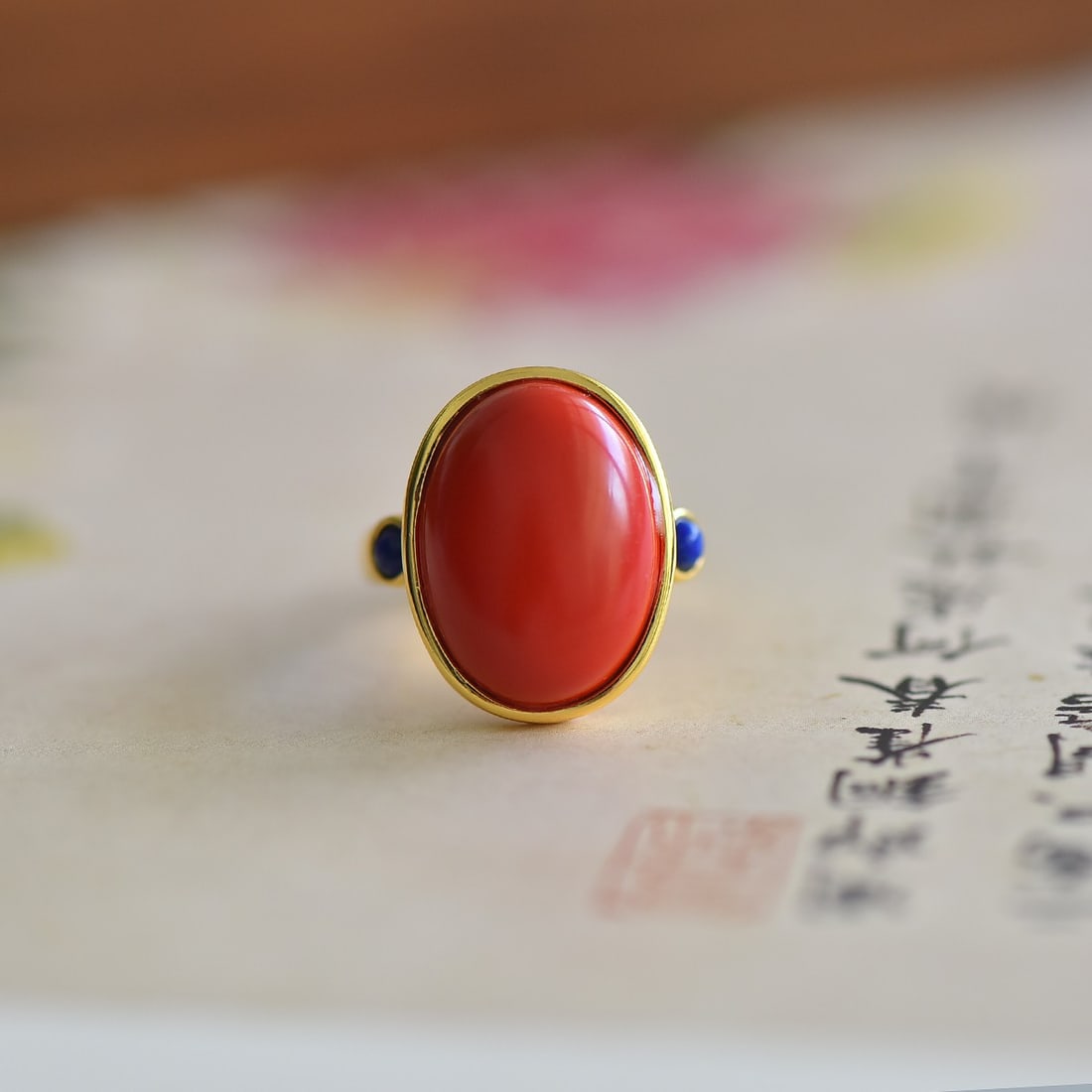 An Exquisite Sterling Silver-Gold Plated Inlaid Cinnabar Ring: An Exquisite Sterling Silver-Gold Plated Inlaid Cinnabar Ring,Size:13mmx18mm 寓意:圆圆满满、花好月圆 纯银镀金&