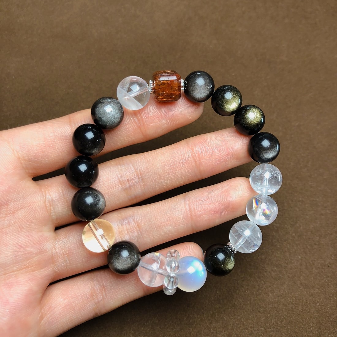 An Exquisite Crystal Silver Sheen Obsidian Bracelets: An Exquisite Crystal Silver Sheen Obsidian Bracelets,Size:10.5mm,9.2mmx9.2mm,Weight:29.2g 水晶银曜石手串