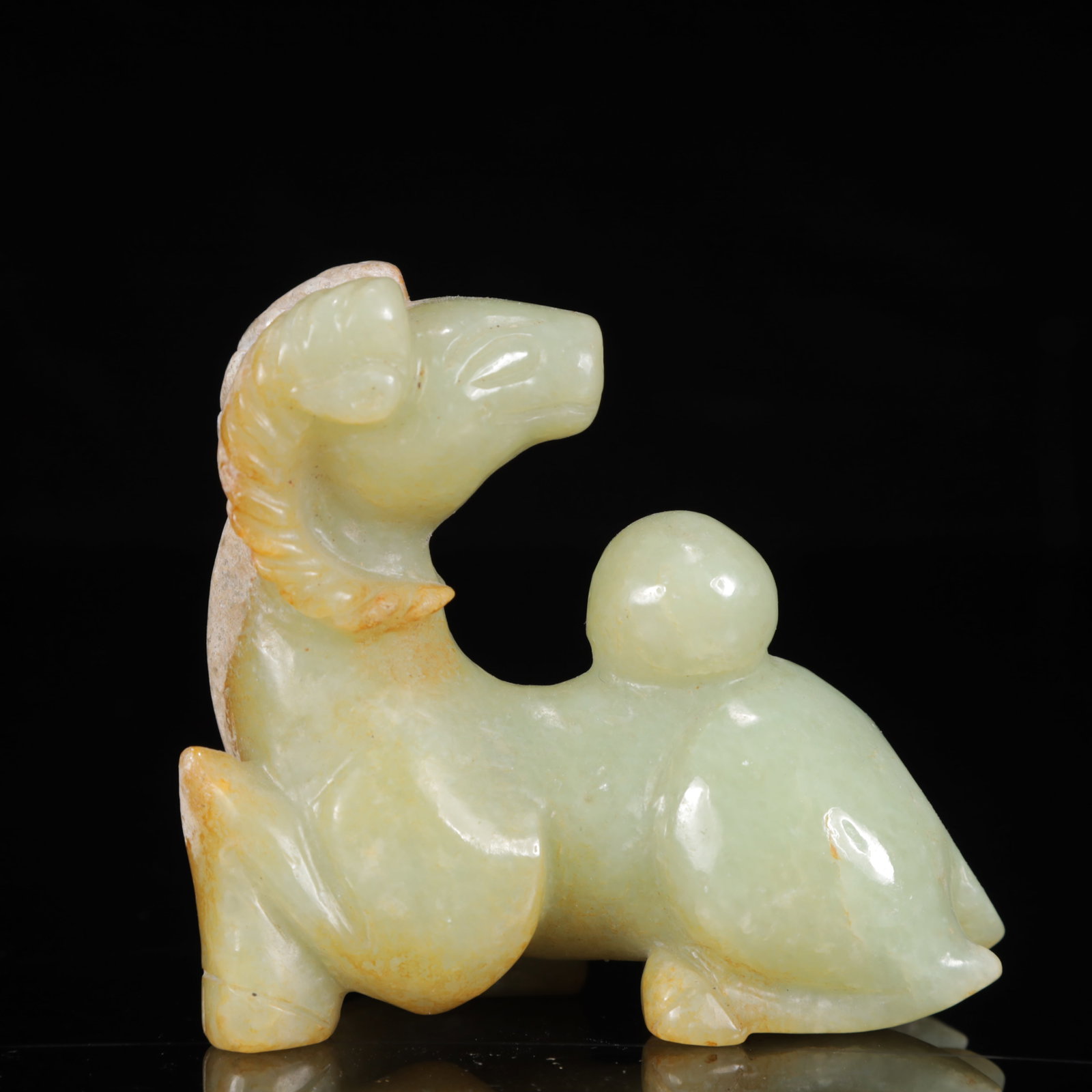 An Exquisite White Jade Auspicious Beast Ornament: An Exquisite White Jade Auspicious Beast Ornament,Qing Dynasty,China,Size:3.5inx1.2inx3.1in,Weight:259g 白玉瑞兽摆件,中国清代