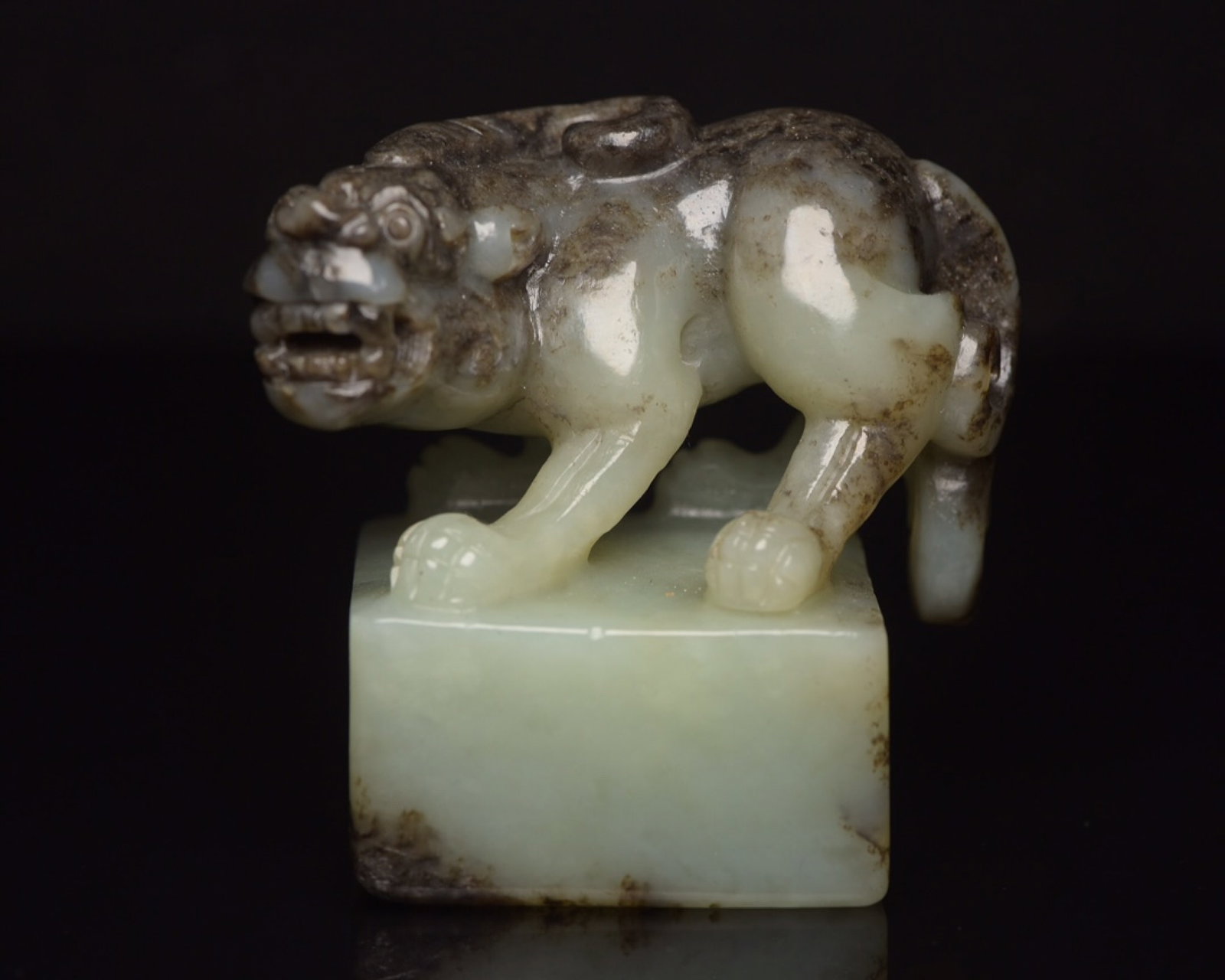 An Exquisite White Jade Auspicious Beast Seal (1 of 9)