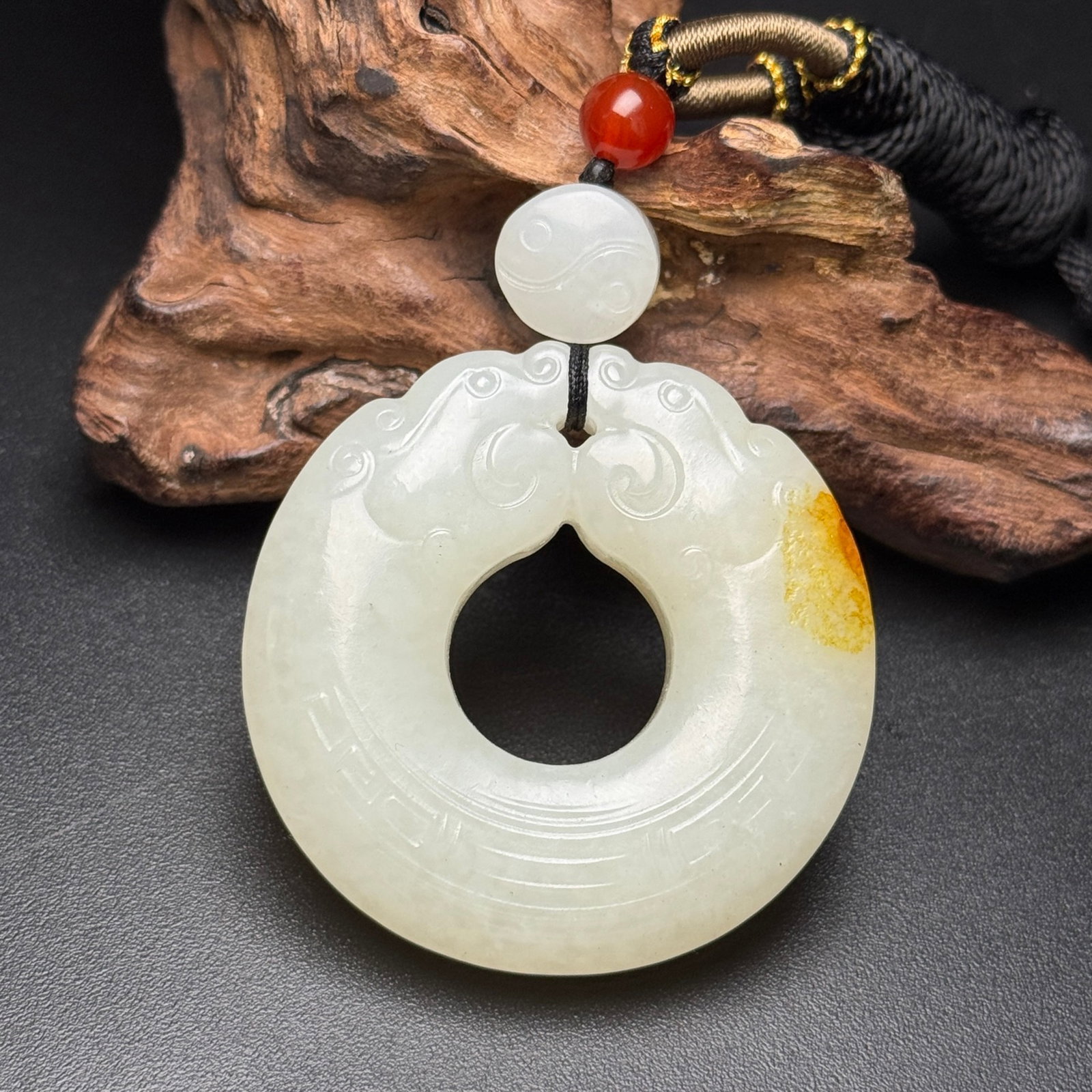 An Exquisite White Jade Dragon Pattern Pendant: An Exquisite White Jade Dragon Pattern Pendant,Qing Dynasty,China,Size:52mmx12mm,Weight:63g 白玉龙纹挂件,中国清代