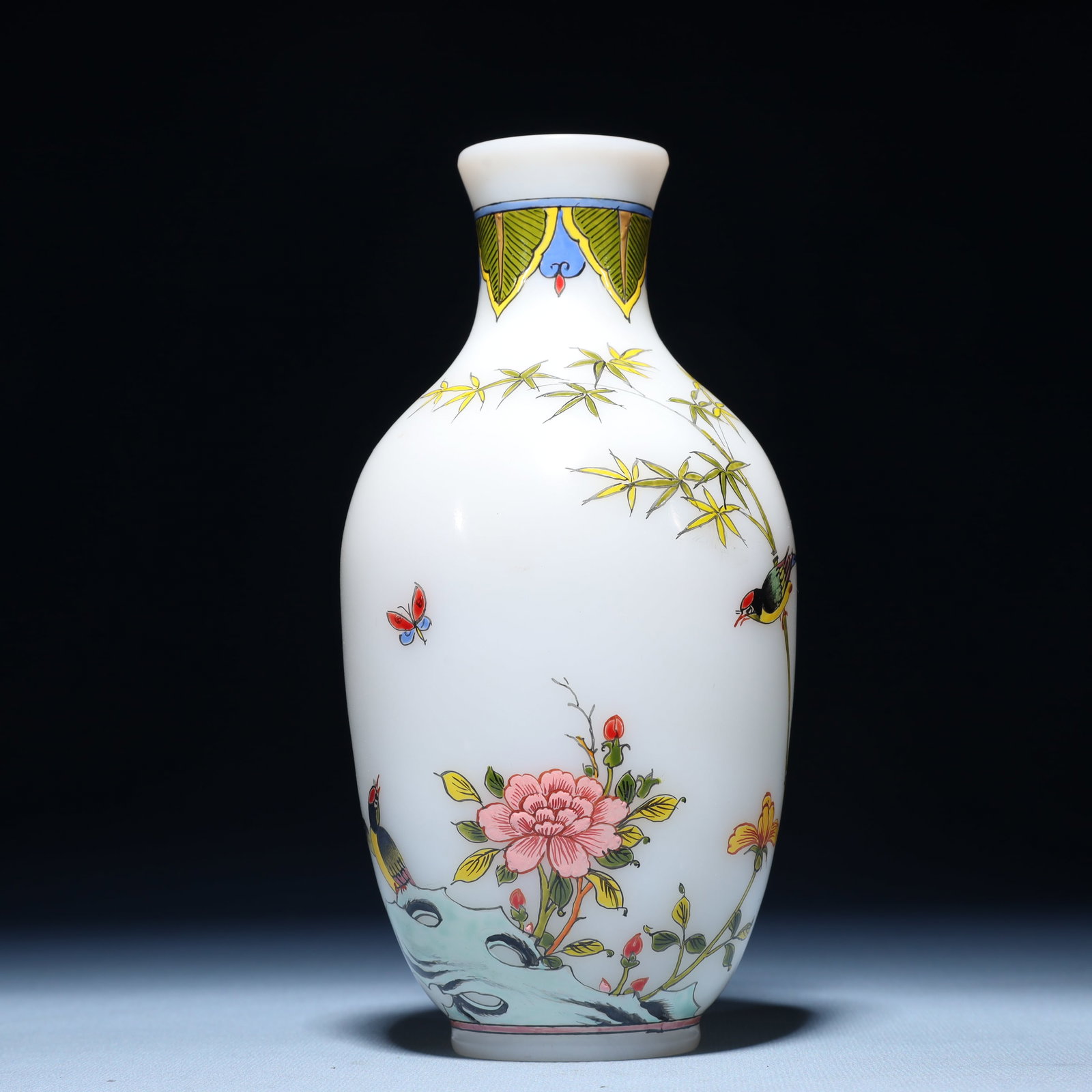 An Exquisite Glass Flower and Bird Pattern Vase: An Exquisite Glass Flower and Bird Pattern Vase,Qing Dynasty,China,Qianlong Four-character Mark,Size:3.5inx7.5in,Weight:496g 琉璃花鸟纹瓶,中国清&#