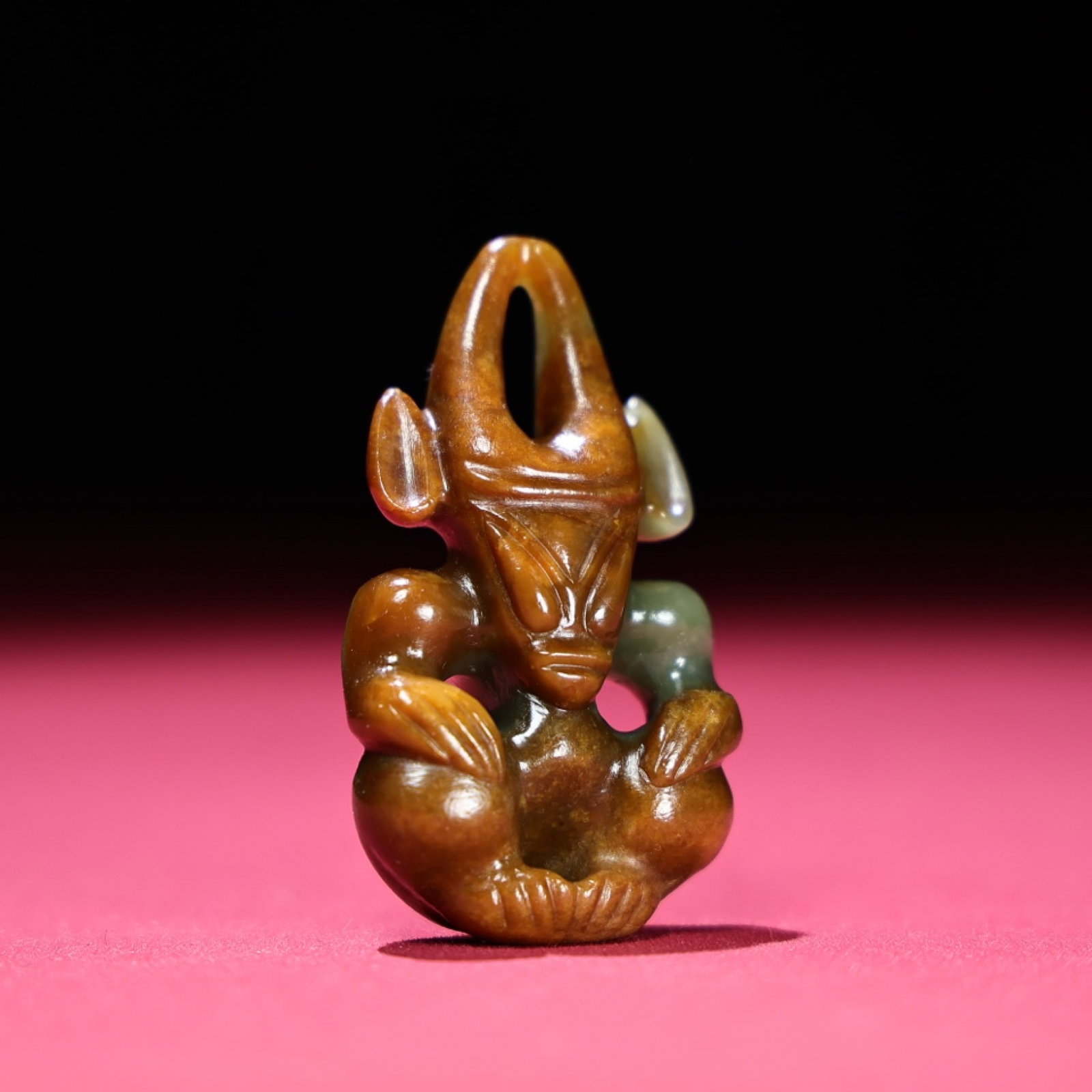 An Exquisite White Jade Figure Ornament - 7