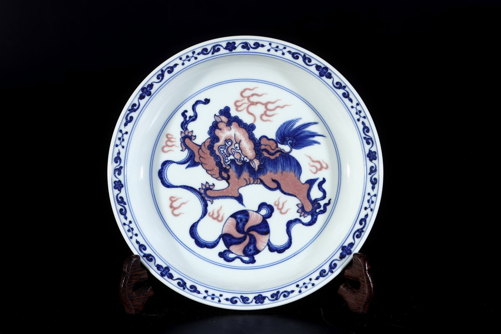An Exquisite Blue and White Underglaze-Red Lion Pattern Plate: An Exquisite Blue and White Underglaze-Red Lion Pattern Plate,Qing Dynasty,China,Qianlong Six-character Mark,Size:1.4inx7.8in