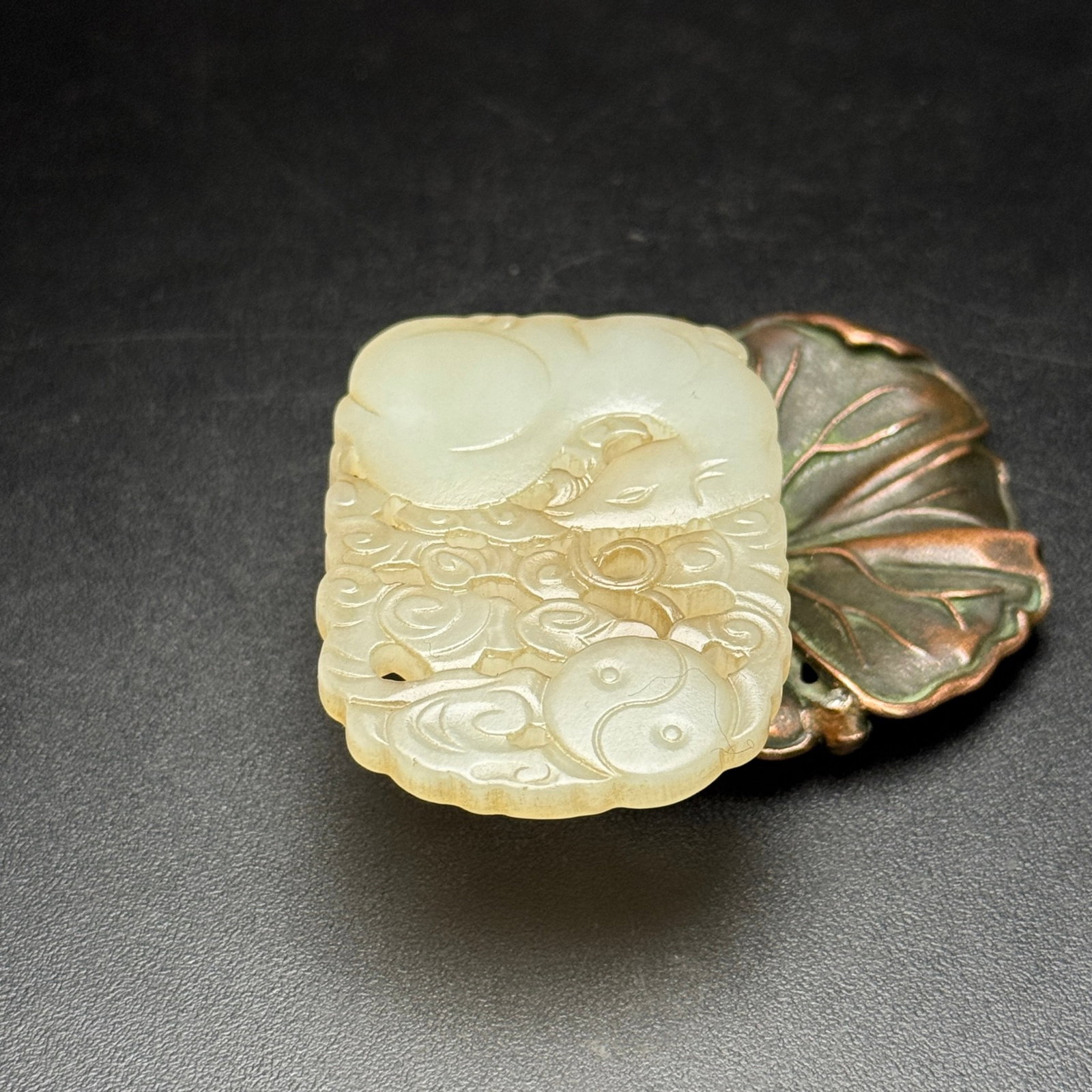 An Exquisite White Jade Auspicious Cloud Pattern Pendant - 5