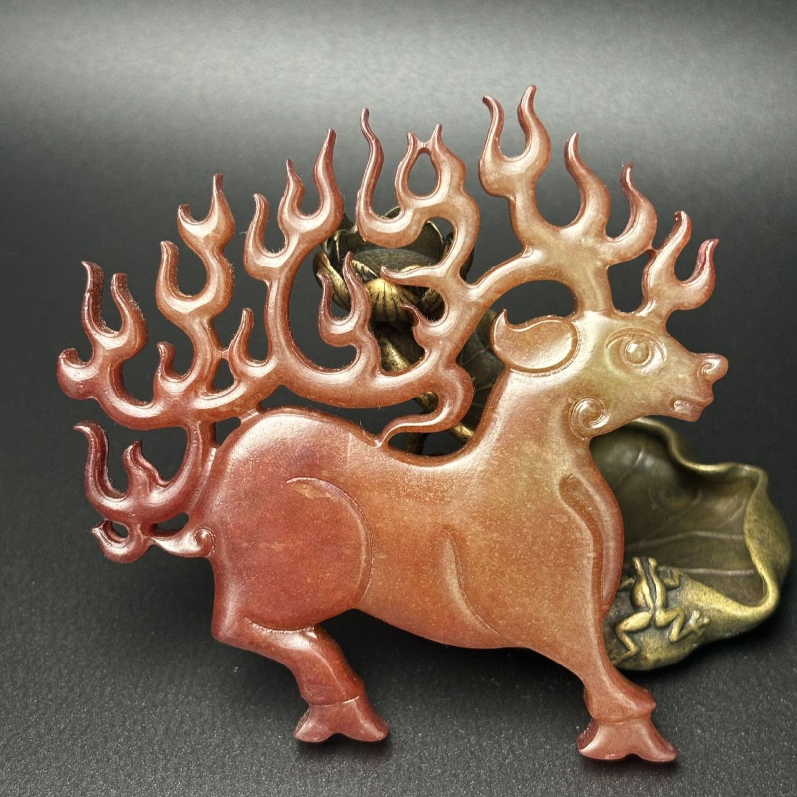 An Exquisite White Jade Deer Hand Piece: An Exquisite White Jade Deer Hand Piece,Qing Dynasty, China,Size:86mmx90mmx10mm,Weight:83g 白玉鹿手把件,中国清代