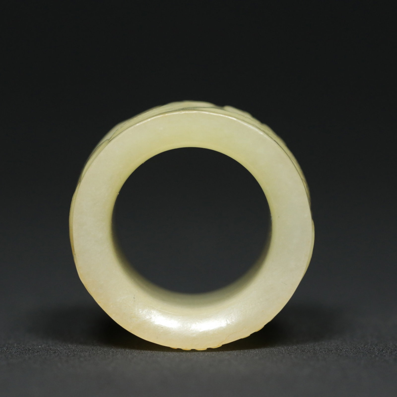 An Exquisite White Jade Dragon Pattern Thumb Ring - 6