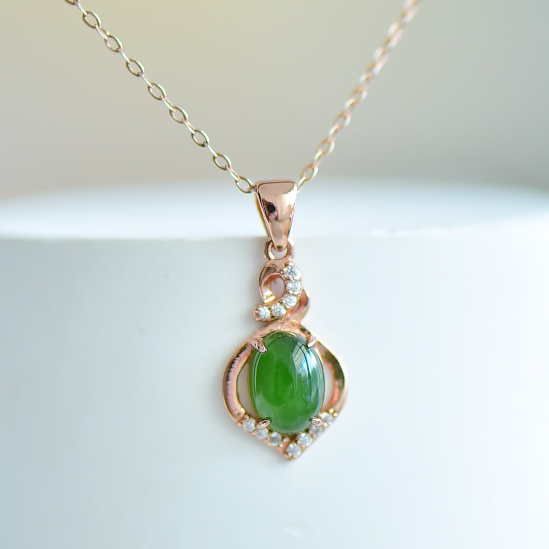 An Exquisite Sterling Silver-Gold Plated Inlaid Jasper Pendant,Inlaid Diamond: An Exquisite Sterling Silver-Gold Plated Inlaid Jasper Pendant,Inlaid Diamond 纯银镀金镶碧玉项链,嵌钻石