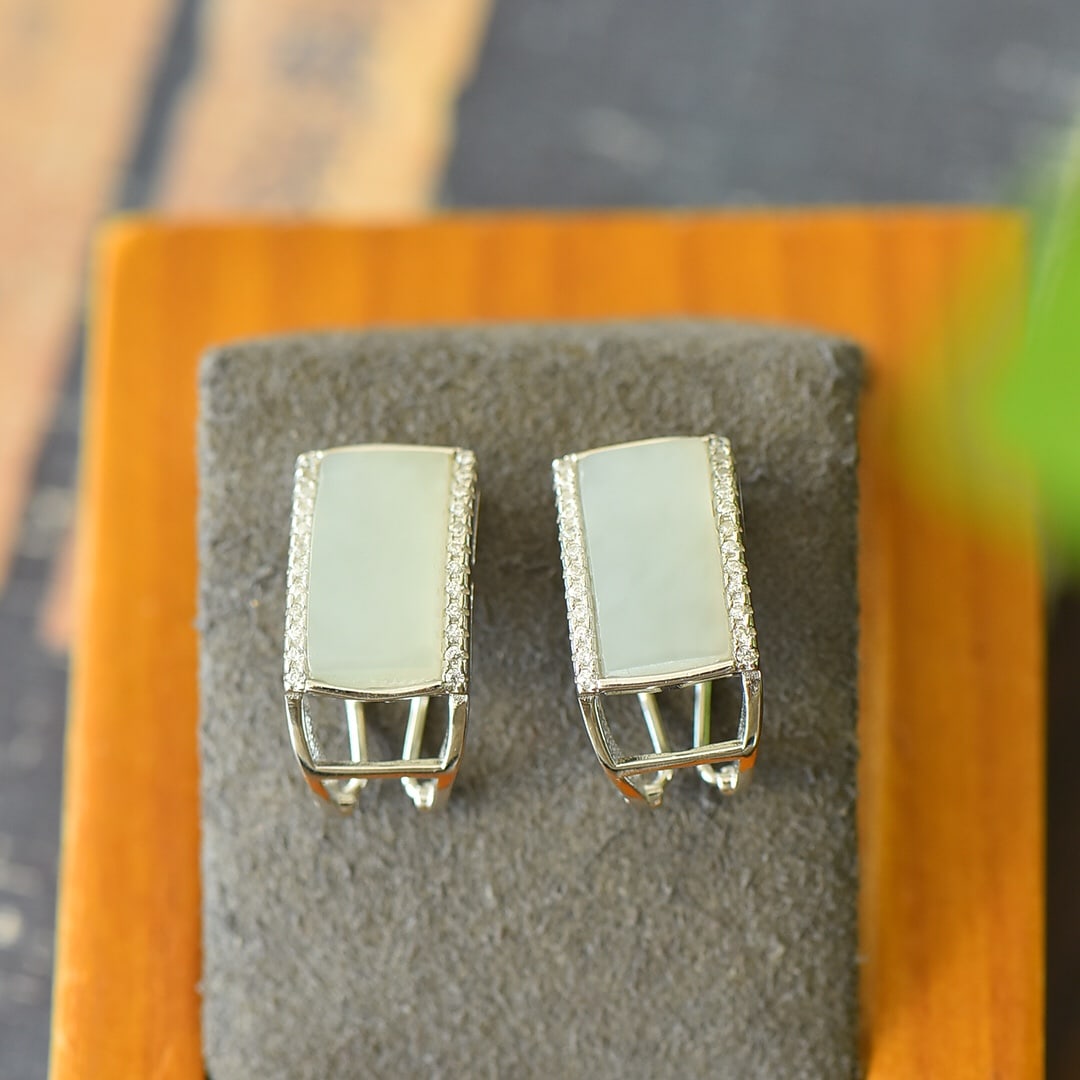 A Pair of Exquisite Sterling Silver Inlaid White Jade Earrings,Inlaid Diamond: A Pair of Exquisite Sterling Silver Inlaid White Jade Earrings,Inlaid Diamond,Size:10mmx20mm 一对纯银镶白玉耳环,嵌钻石