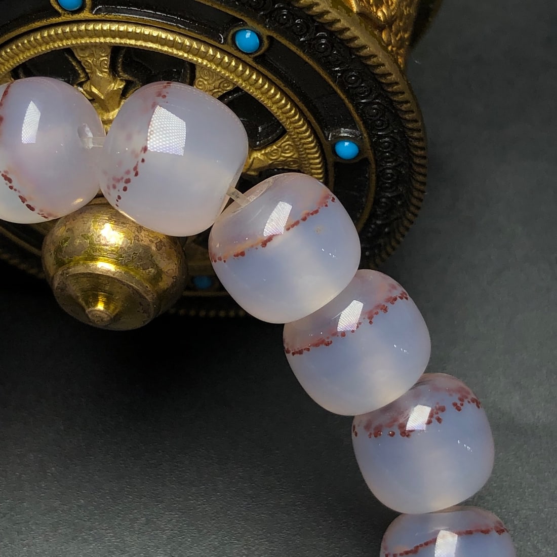 An Exquisite Agate Bracelet - 7