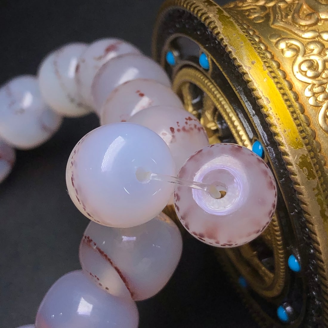An Exquisite Agate Bracelet - 9