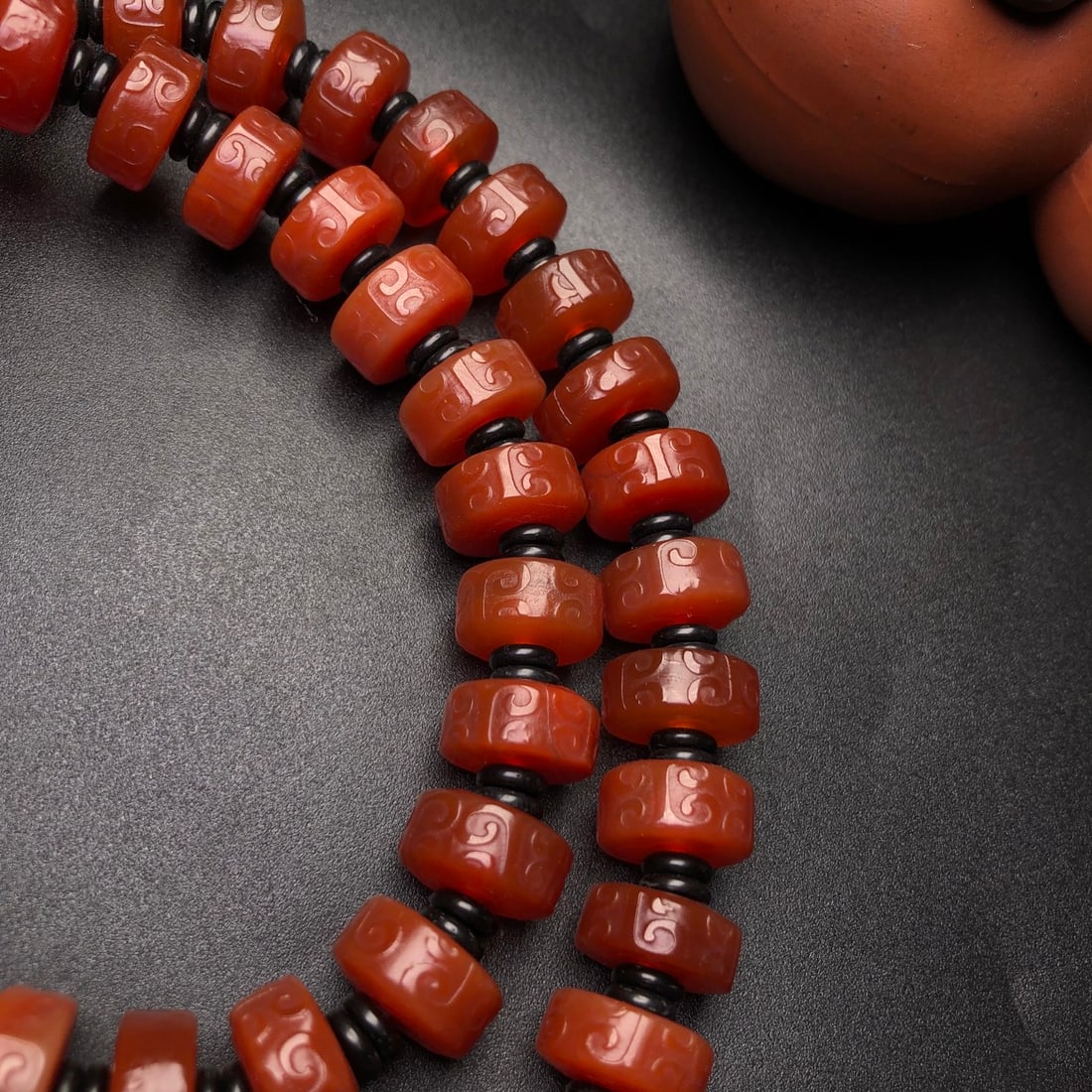 A Precious Agate Necklace - 6