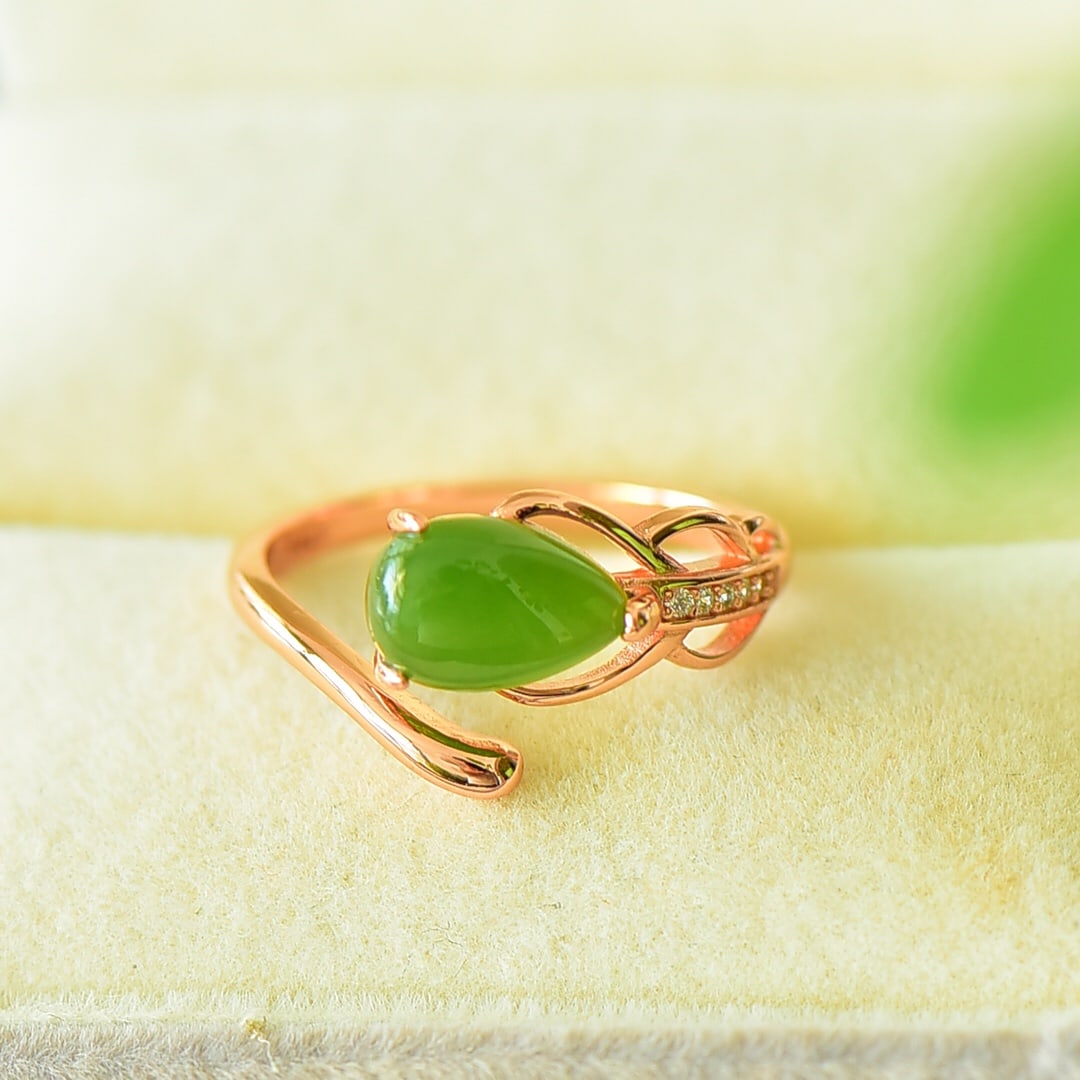 An Exquisite Sterling Silver-Gold Plated Inlaid Jasper Ring,Inlaid Diamond: An Exquisite Sterling Silver-Gold Plated Inlaid Jasper Ring,Inlaid Diamond,Size:10mmx10mm 纯银镀金镶碧玉戒指,嵌钻石