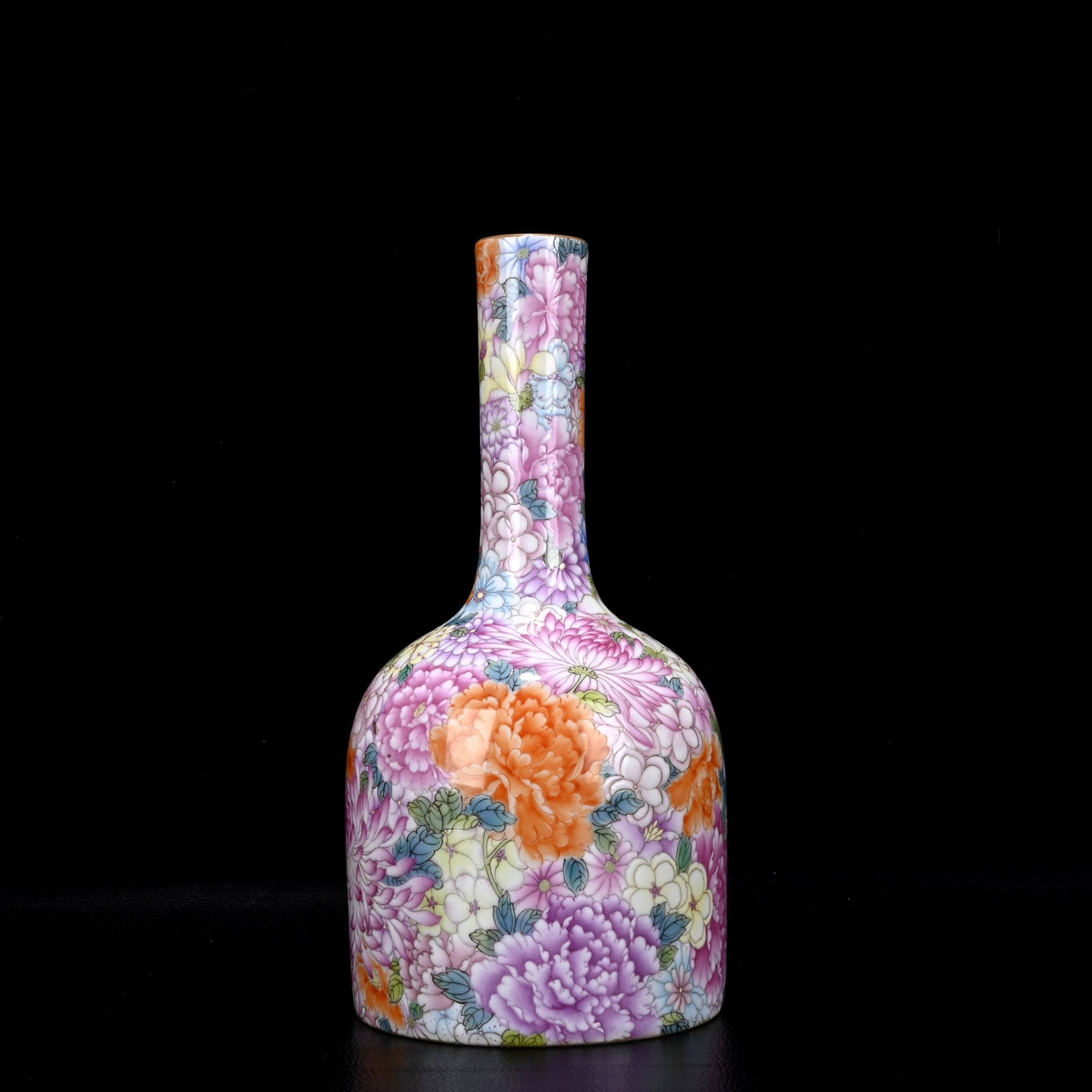 An Exquisite Enamel Flower Pattern Vase - 2