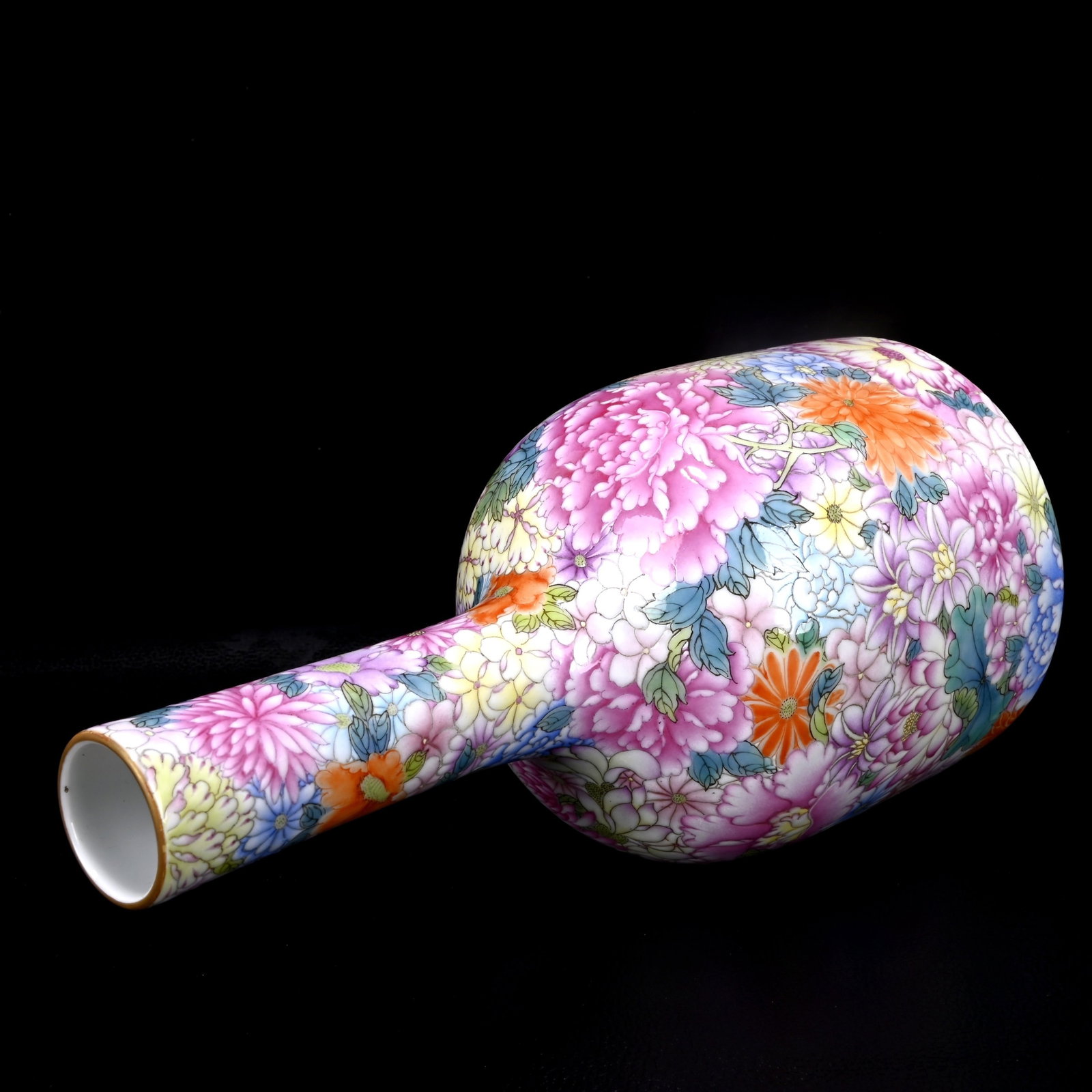 An Exquisite Enamel Flower Pattern Vase - 7