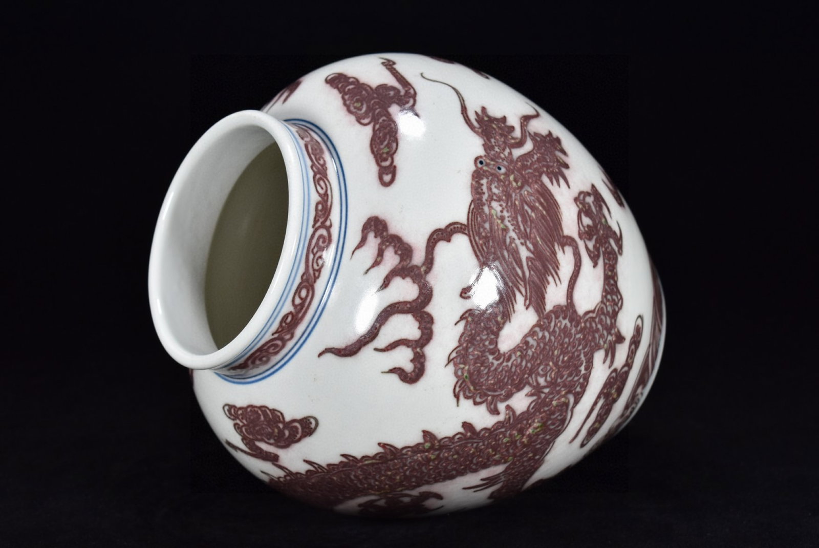An Exquisite Underglaze-Red Dragon Pattern Jar - 7