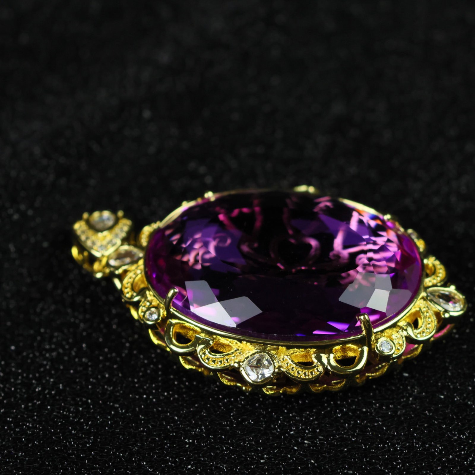 An Exquisite Pendant - 7