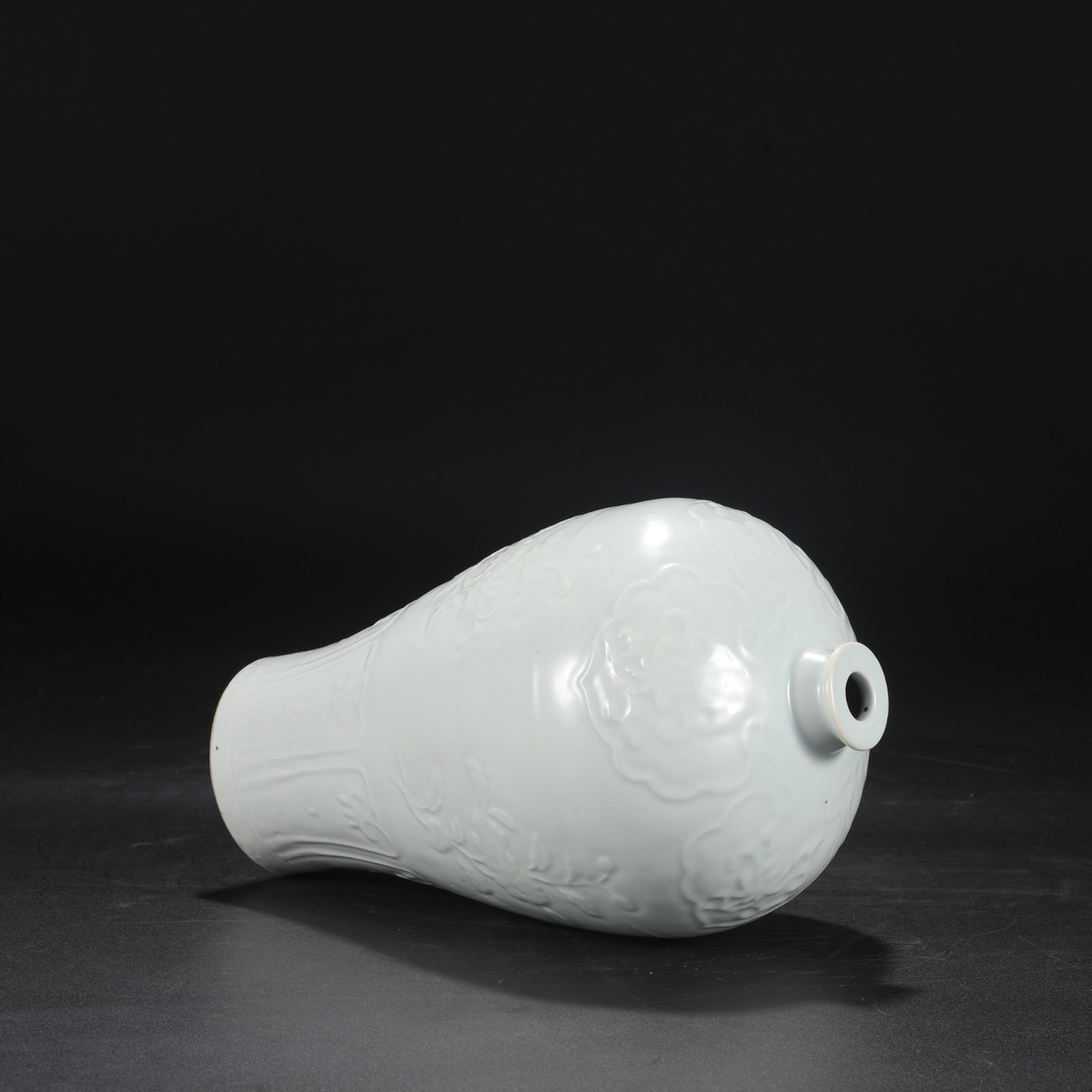 An Exquisite White Glazed Flower Pattern Bottle - 5