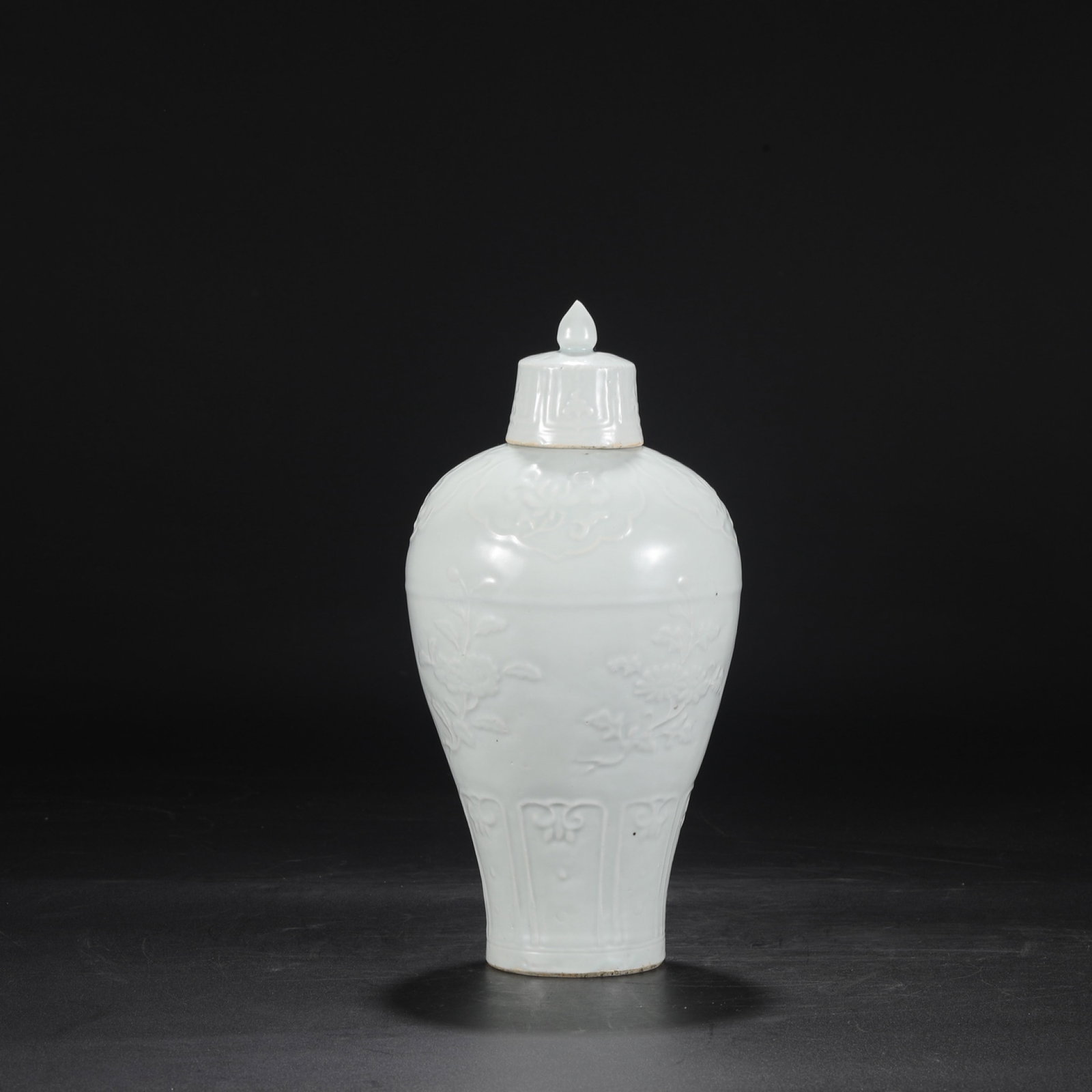 An Exquisite White Glazed Flower Pattern Bottle - 6