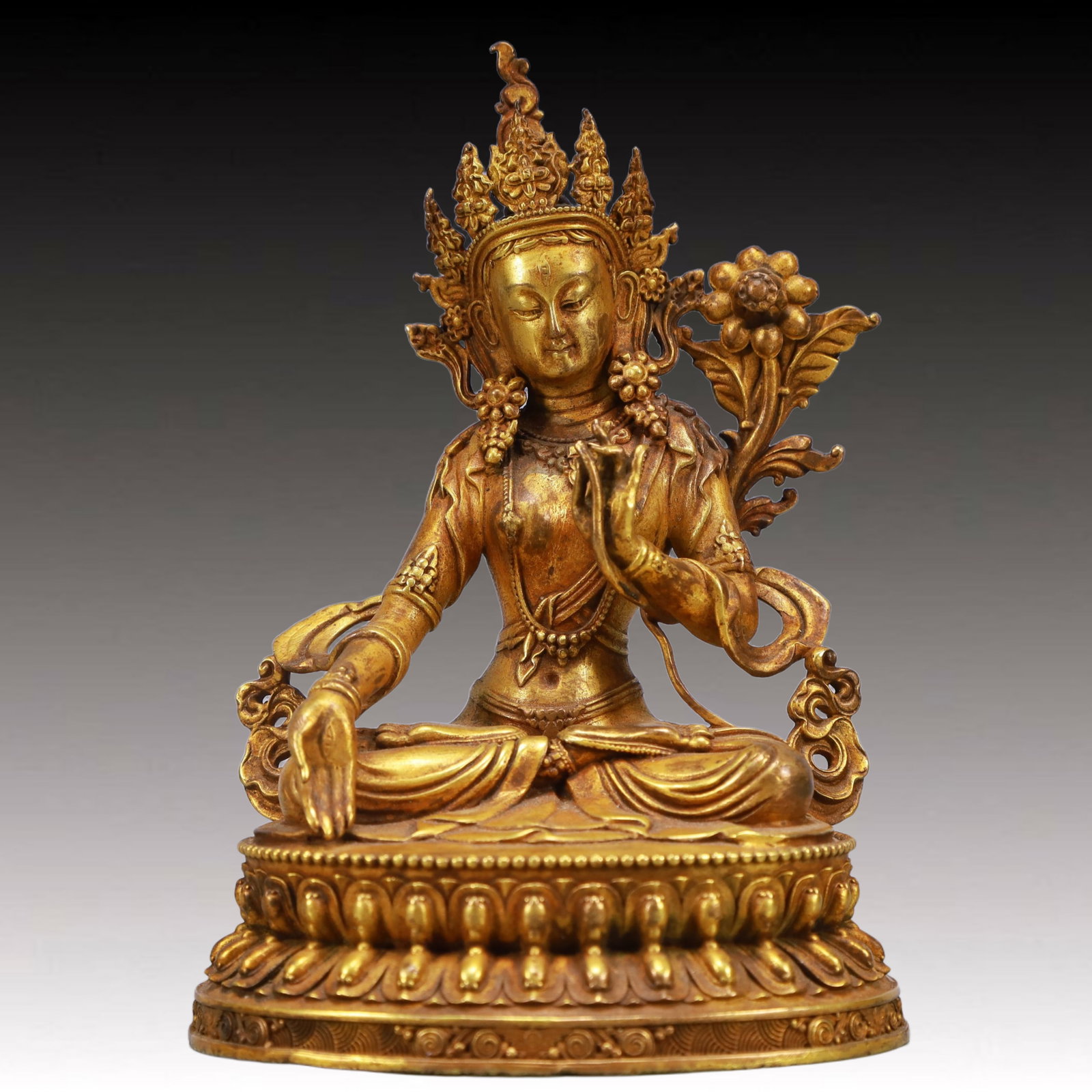 A Solemn Gilt Bronze Statue of Tara: A Solemn Gilt Bronze Statue of Tara,Qing Dynasty, China,Size:4.3inx3.3inx6.1in,Weight:900g 铜鎏金度母像,中国清代