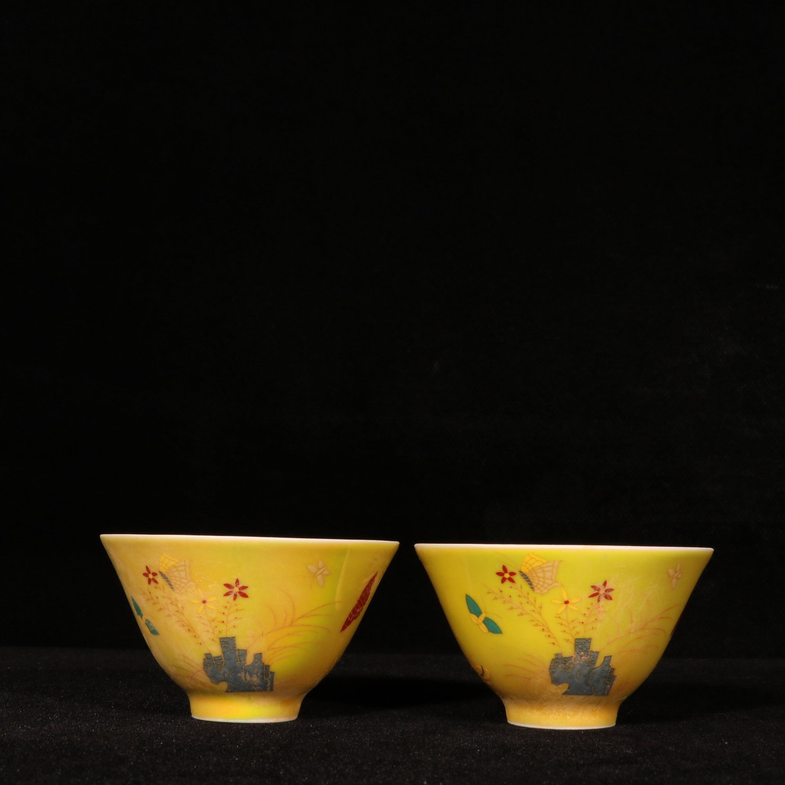 A Pair of Exquisite Yellow Glazed Flower and Butterfly Pattern Cups: A Pair of Exquisite Yellow Glazed Flower and Butterfly Pattern Cups,Ming Dynasty,China,Chenghua Six-character Mark,Size:1.7inx2.8in 一对黄釉花卉蝴蝶 