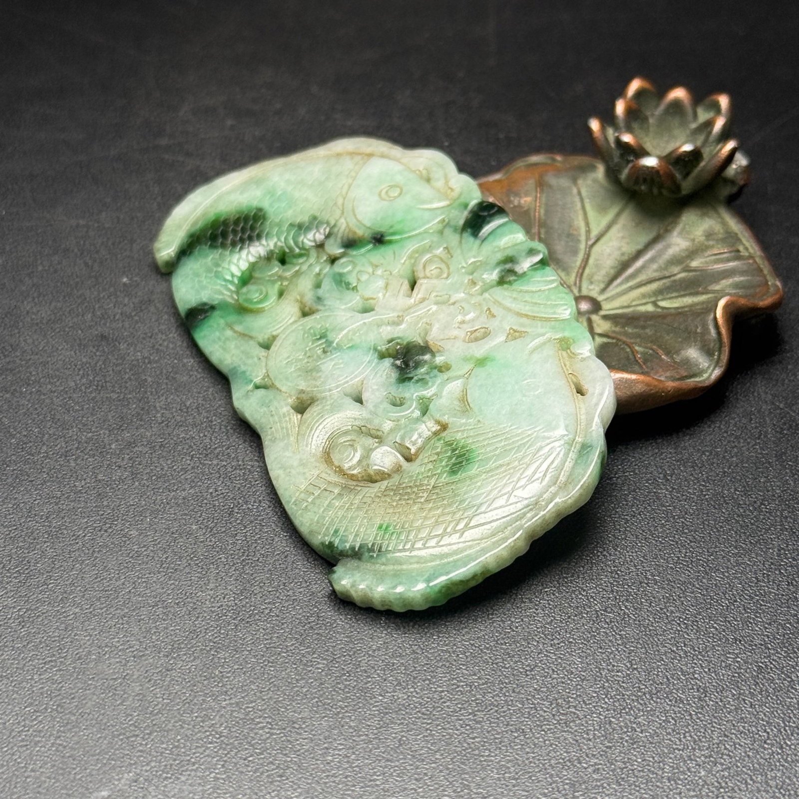 An Exquisite Jadeite Fish Pattern Pendant - 3